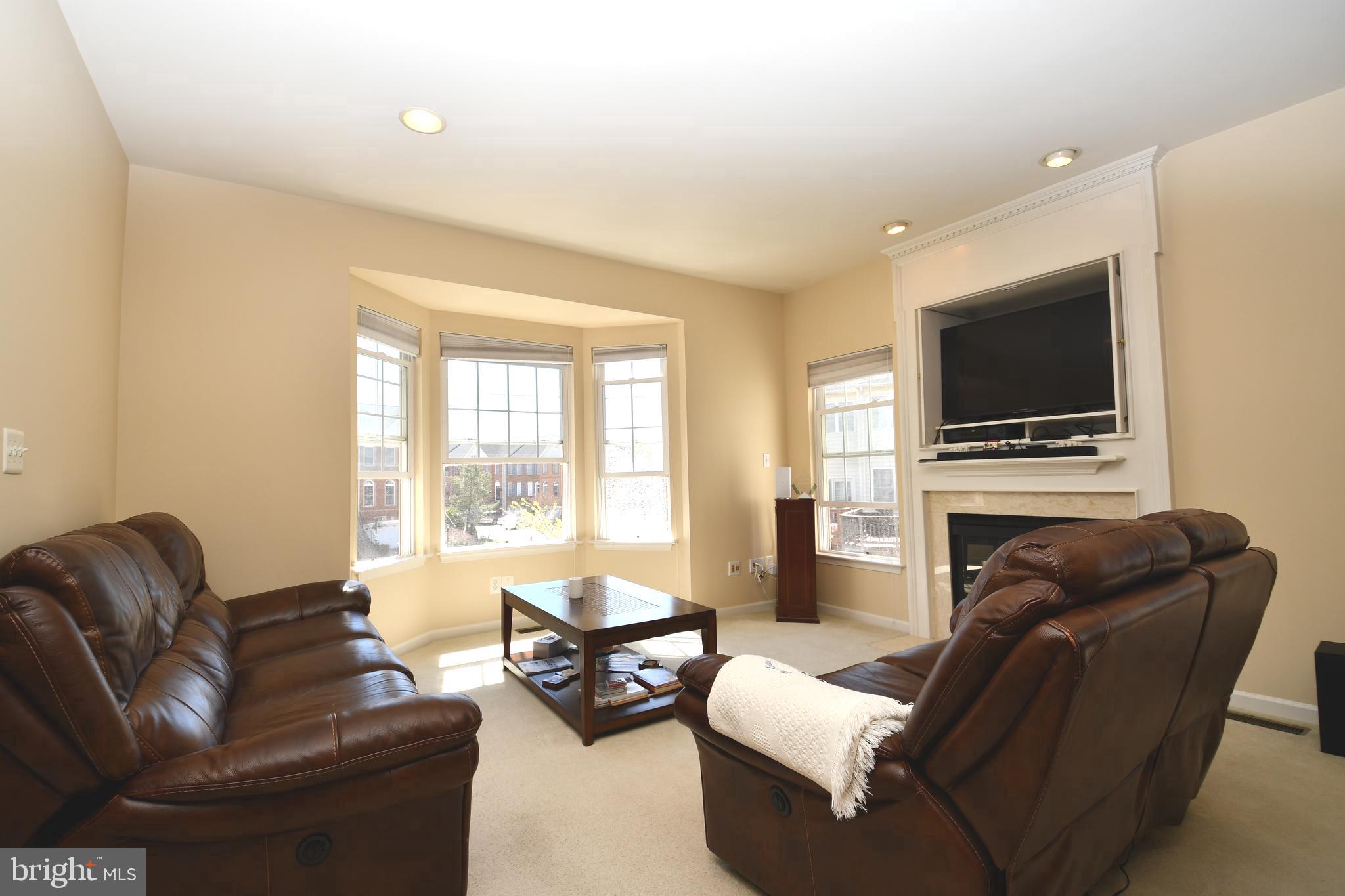 LOUDOUN VALLEY ESTATES - Residential Lease