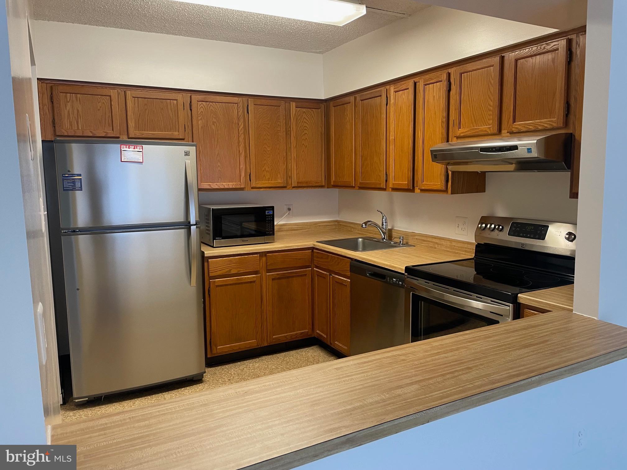 ROSSMOOR MUTUAL 22 CODM - Residential Lease