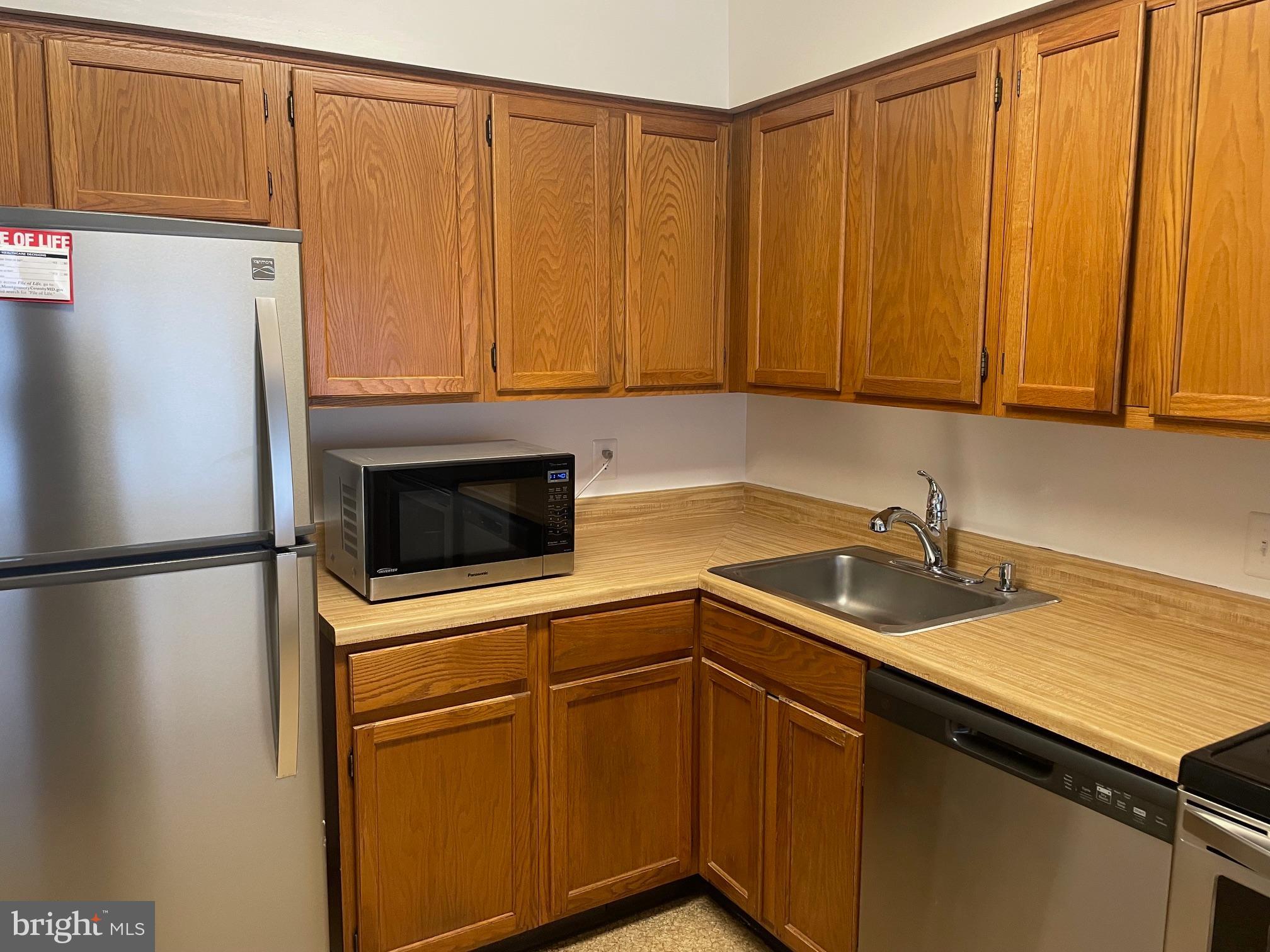 ROSSMOOR MUTUAL 22 CODM - Residential Lease