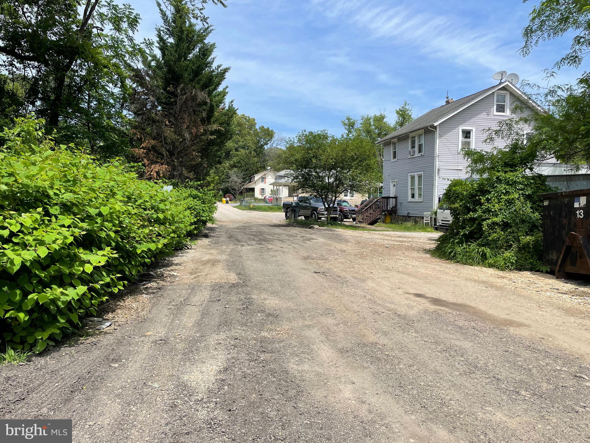 ARUNDEL MANOR - Land