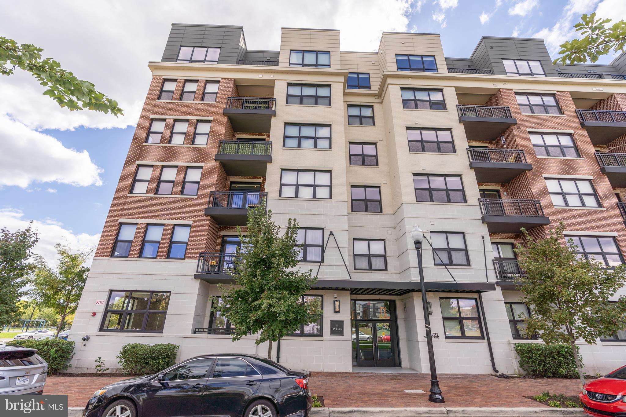 737 SWANN AVENUE 504