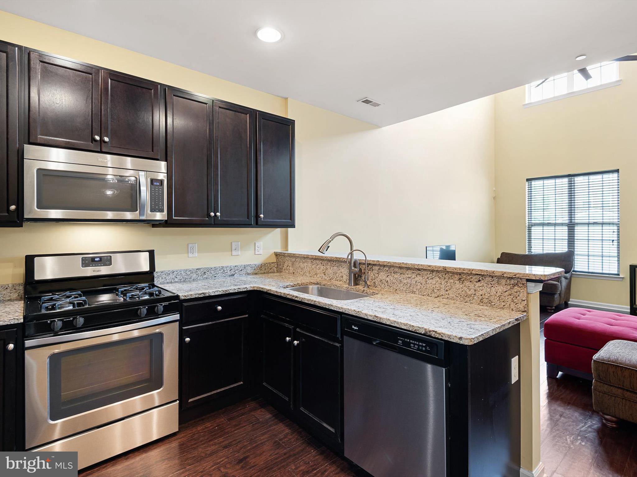 1092 WORTH LANE BL12