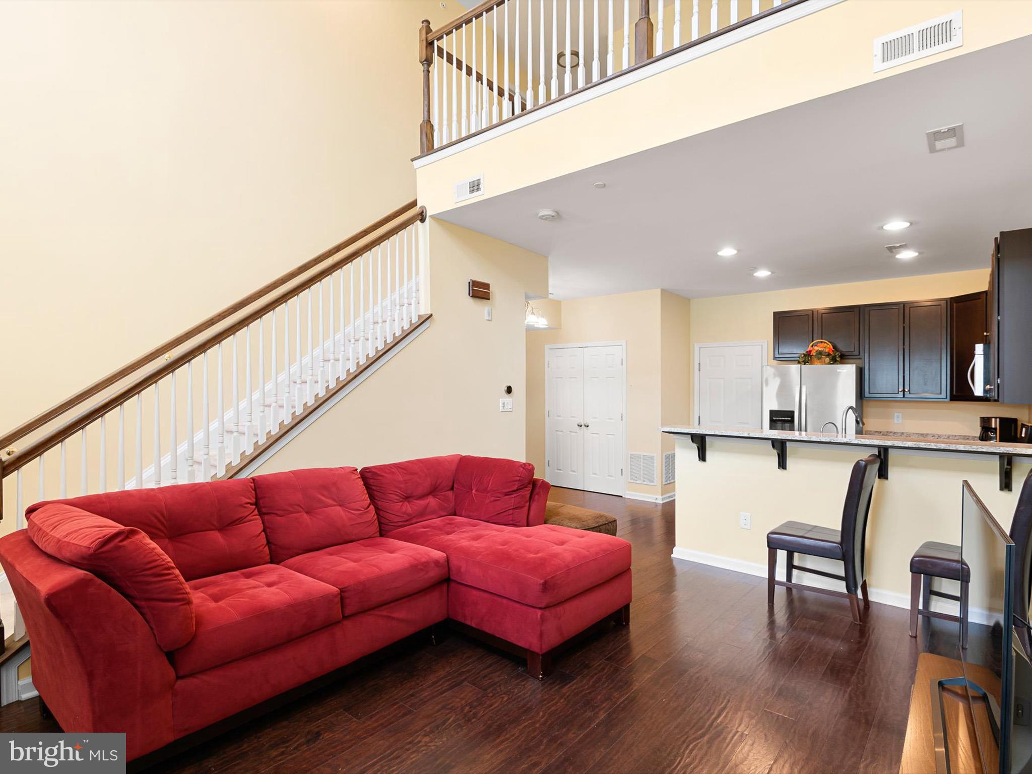 1092 WORTH LANE BL12