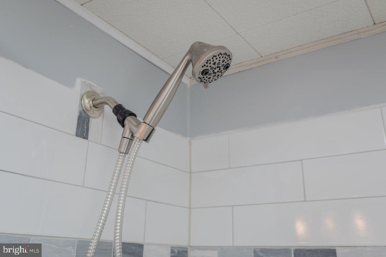 AVONDALE ACRES - Residential