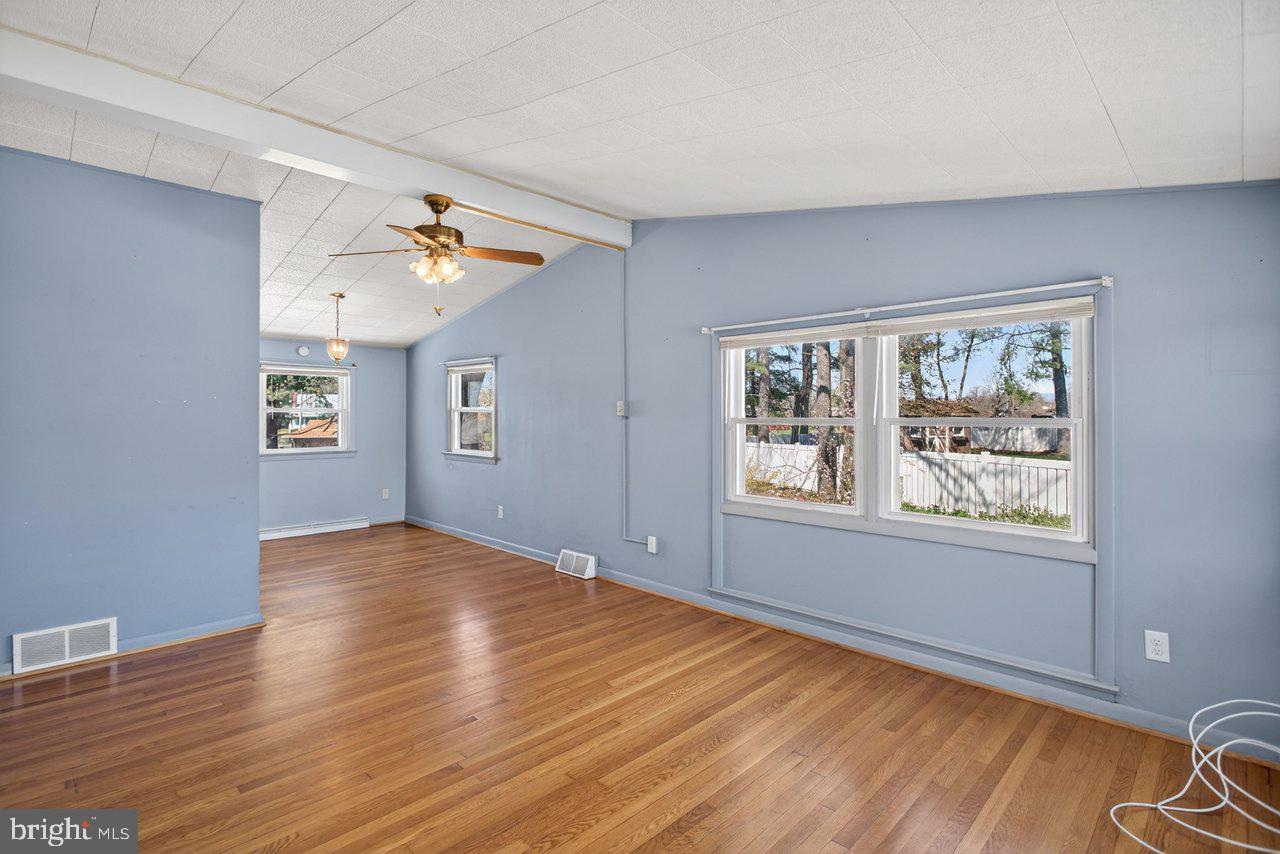 AVONDALE ACRES - Residential