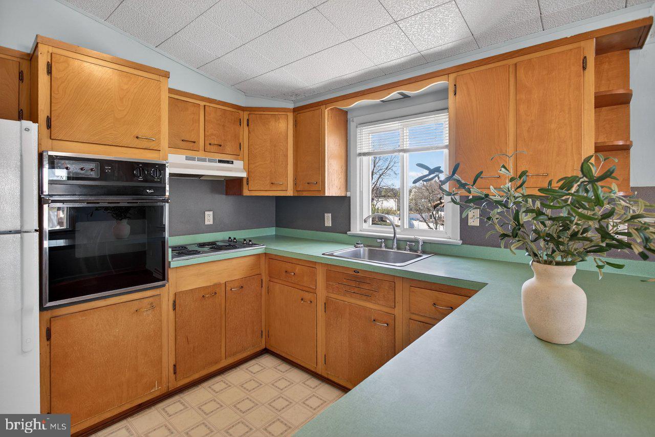 AVONDALE ACRES - Residential