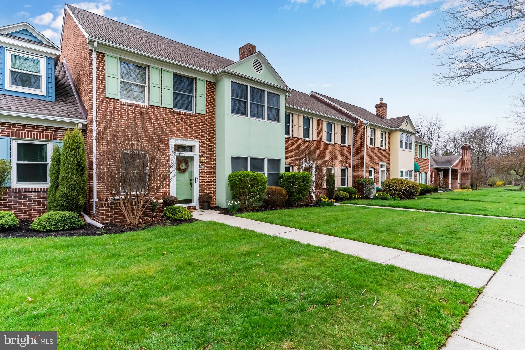 1208 WHITE BIRCH LANE