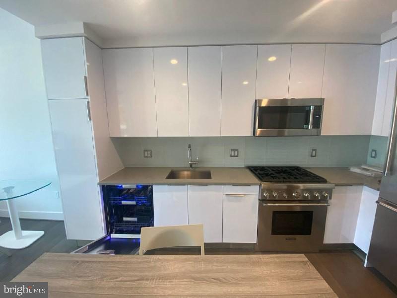 45 SUTTON SQUARE SW 1111