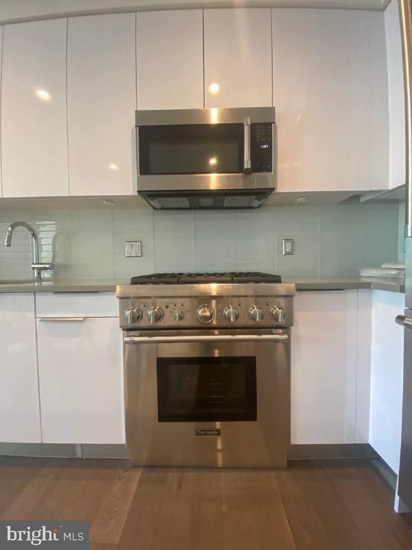 45 SUTTON SQUARE SW 1111