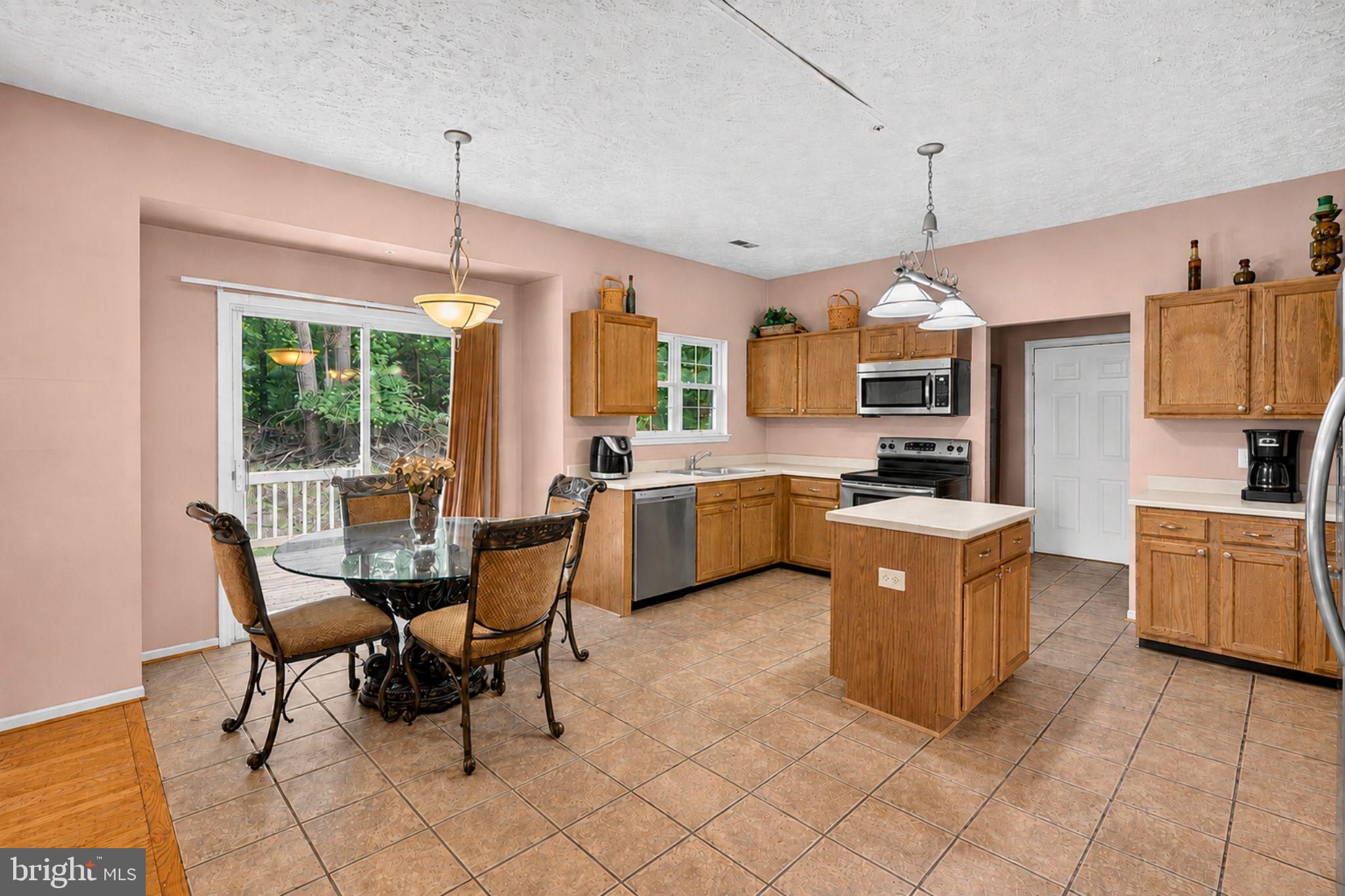 9106 HELMSLEY DRIVE