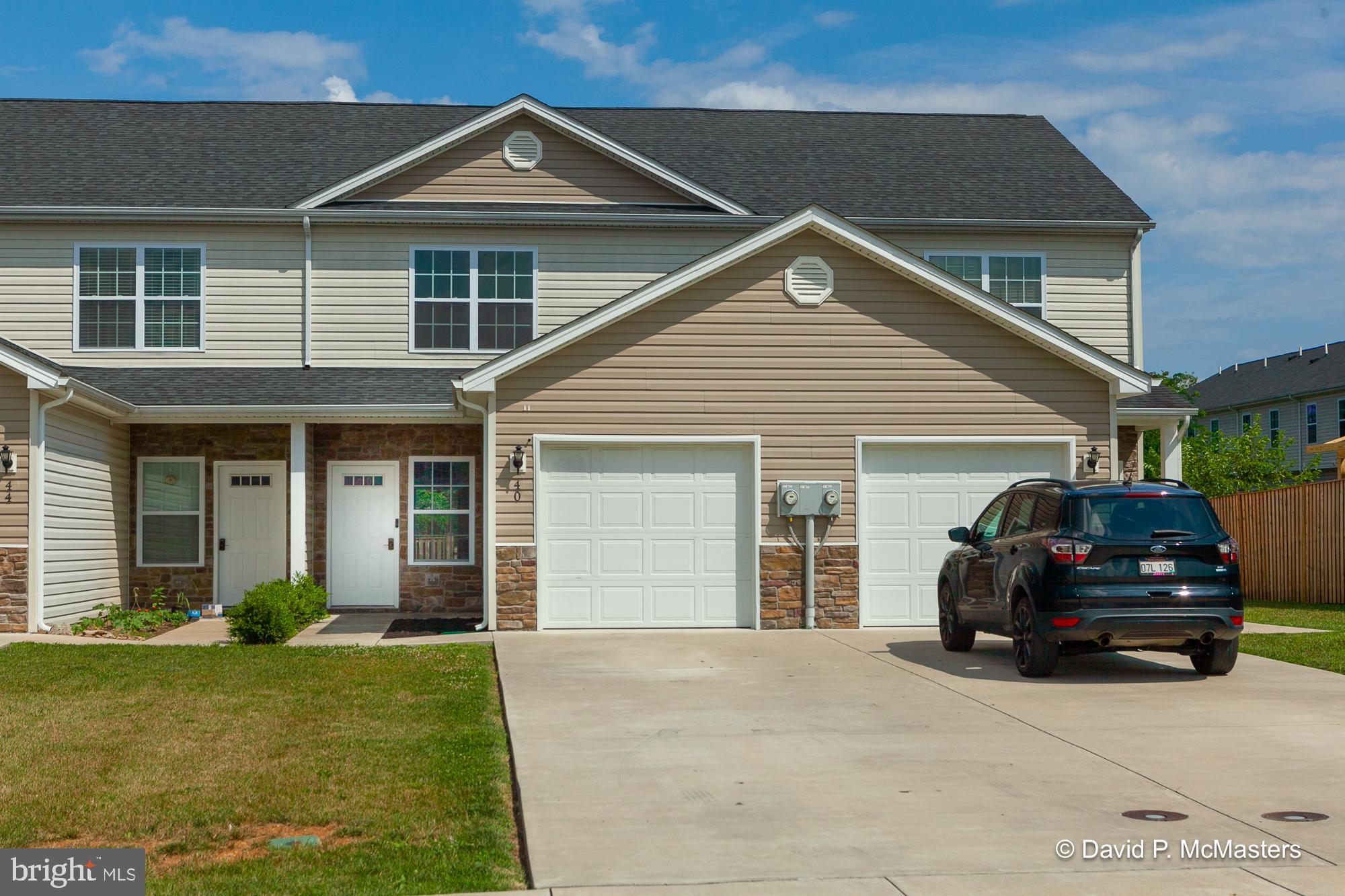 THE TOWNES OF RIDGEWAY - Residential