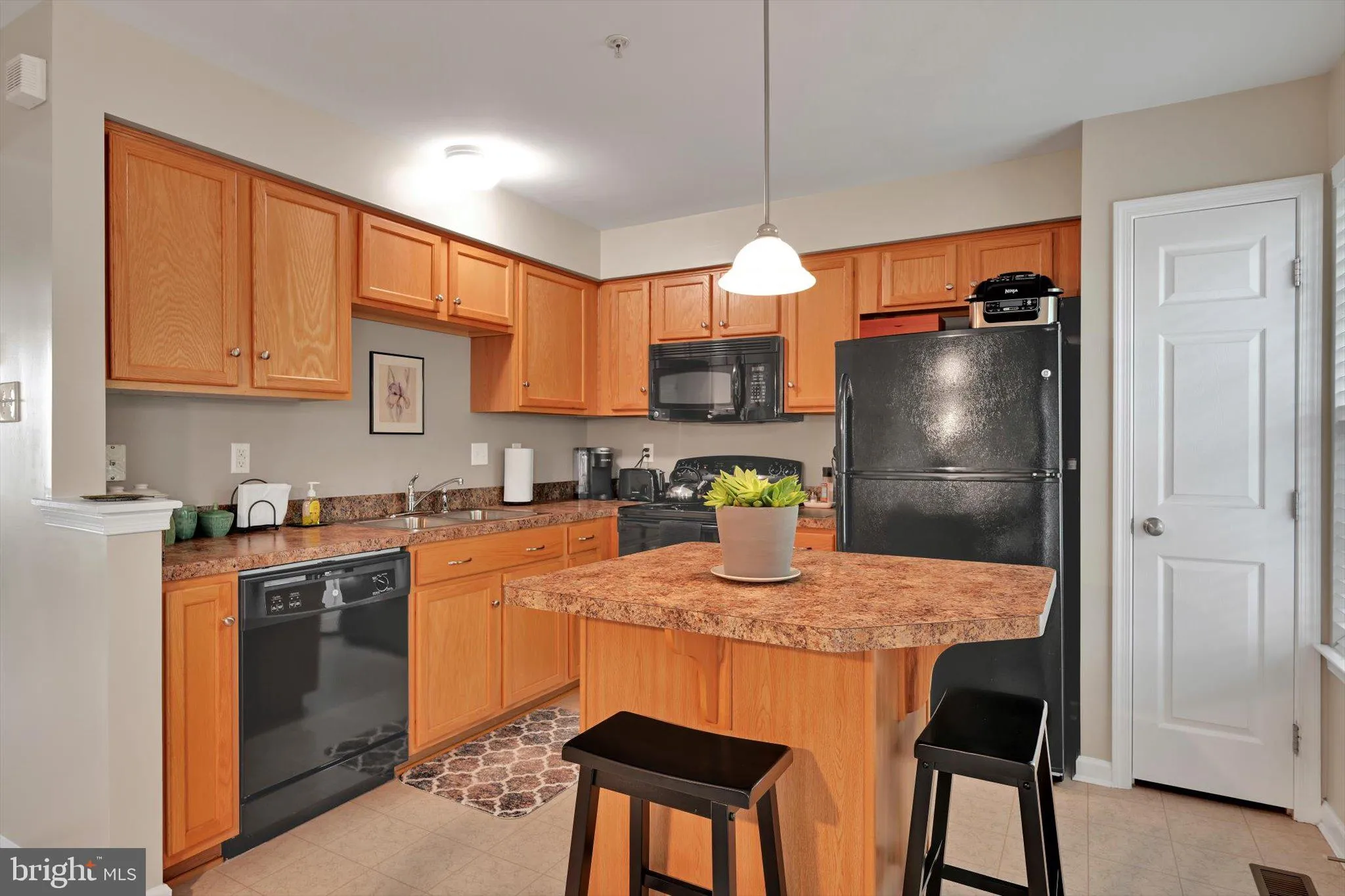 Reading, Pennsylvania 19606, United States, 3 Bedrooms Bedrooms, ,3 BathroomsBathrooms,Residential,Coming Soon,165246