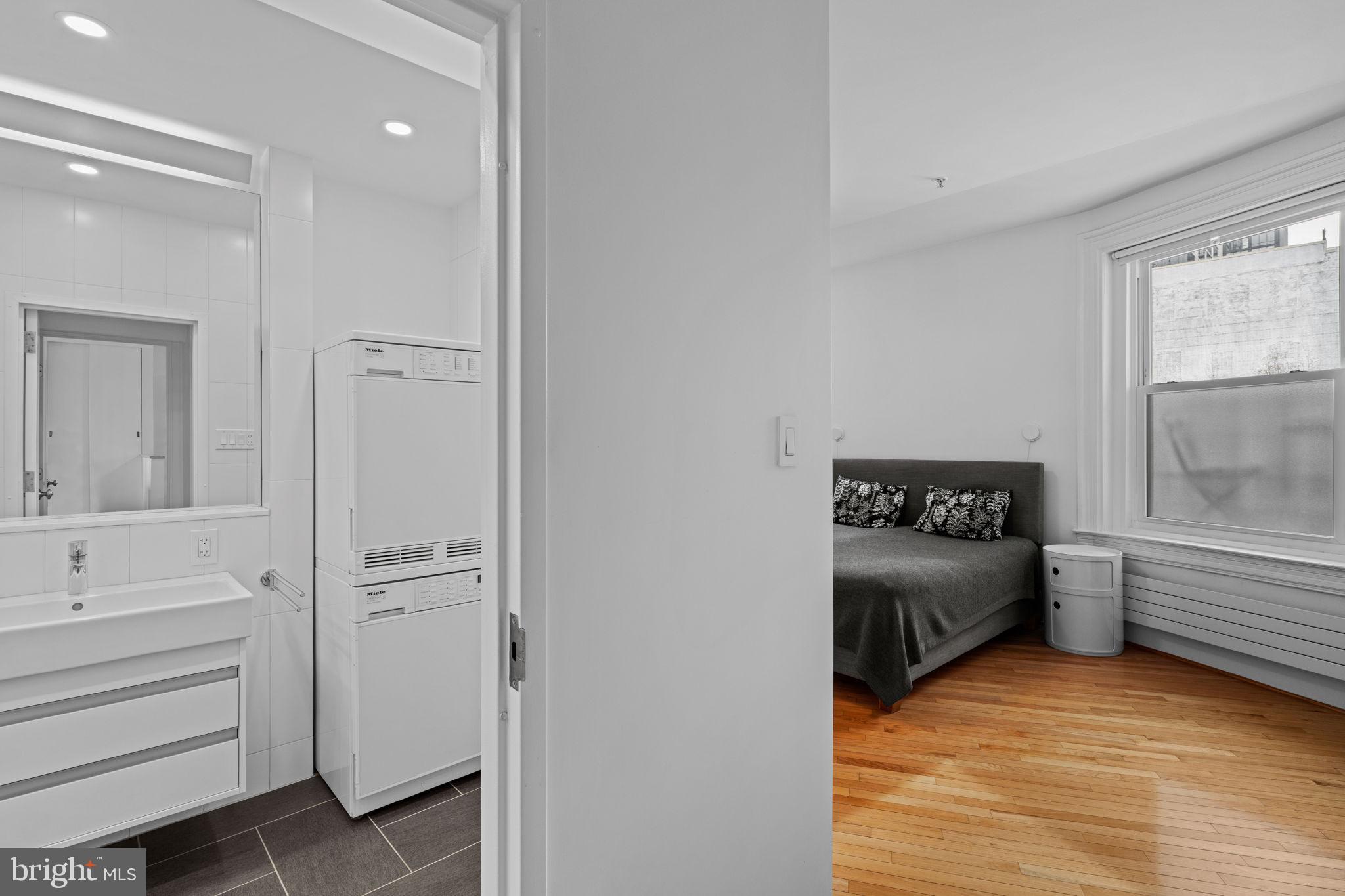 WASHINGTON SQ WEST - Residential