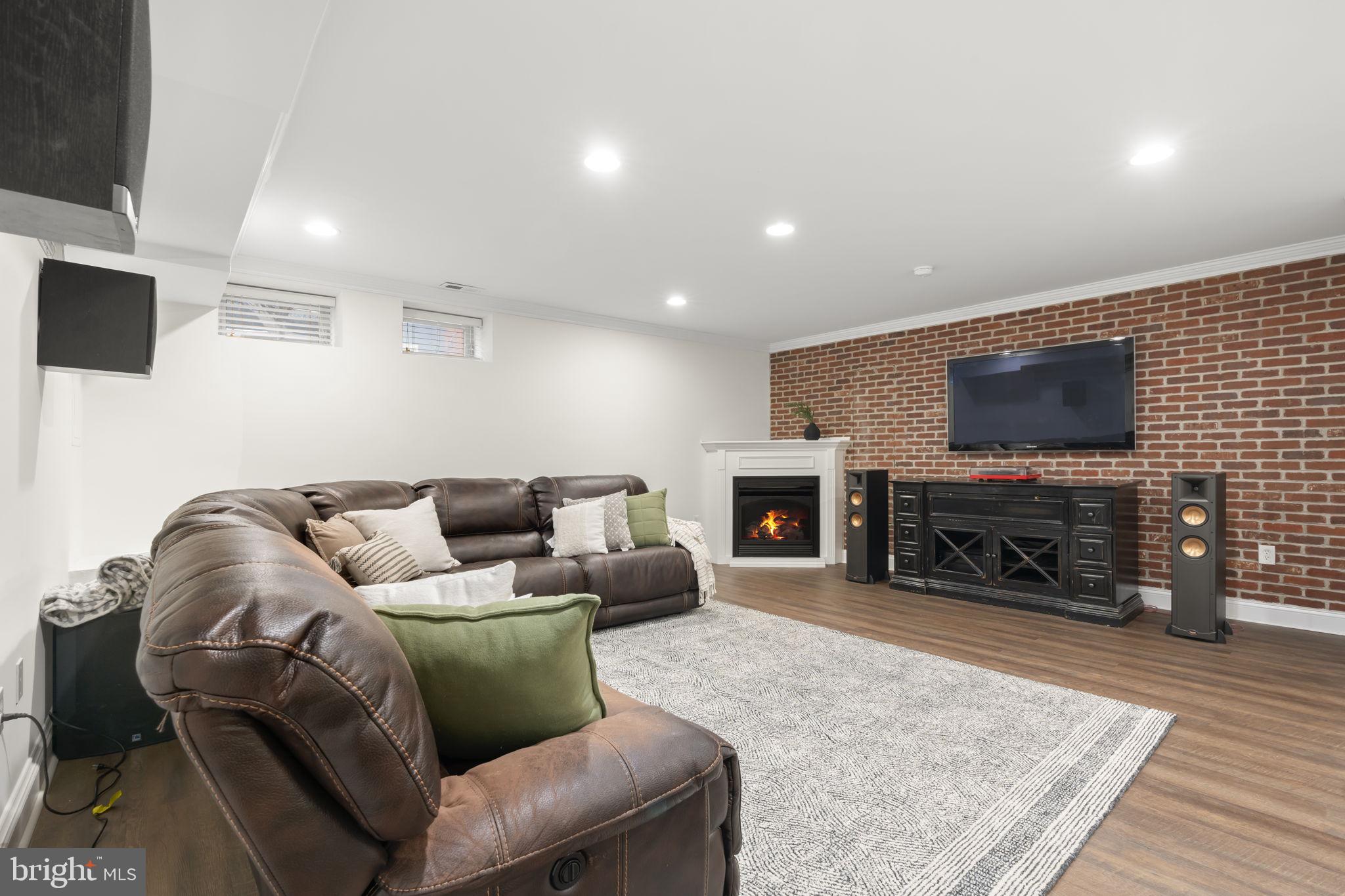 PASSYUNK SQUARE - Residential