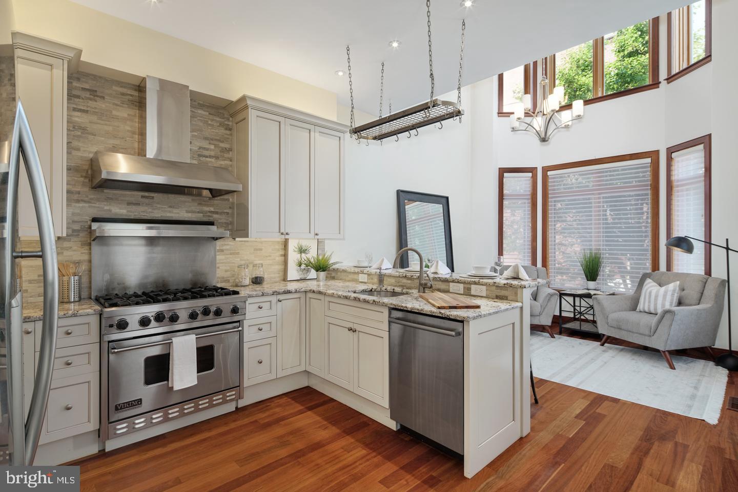 WASHINGTON SQ WEST - Residential