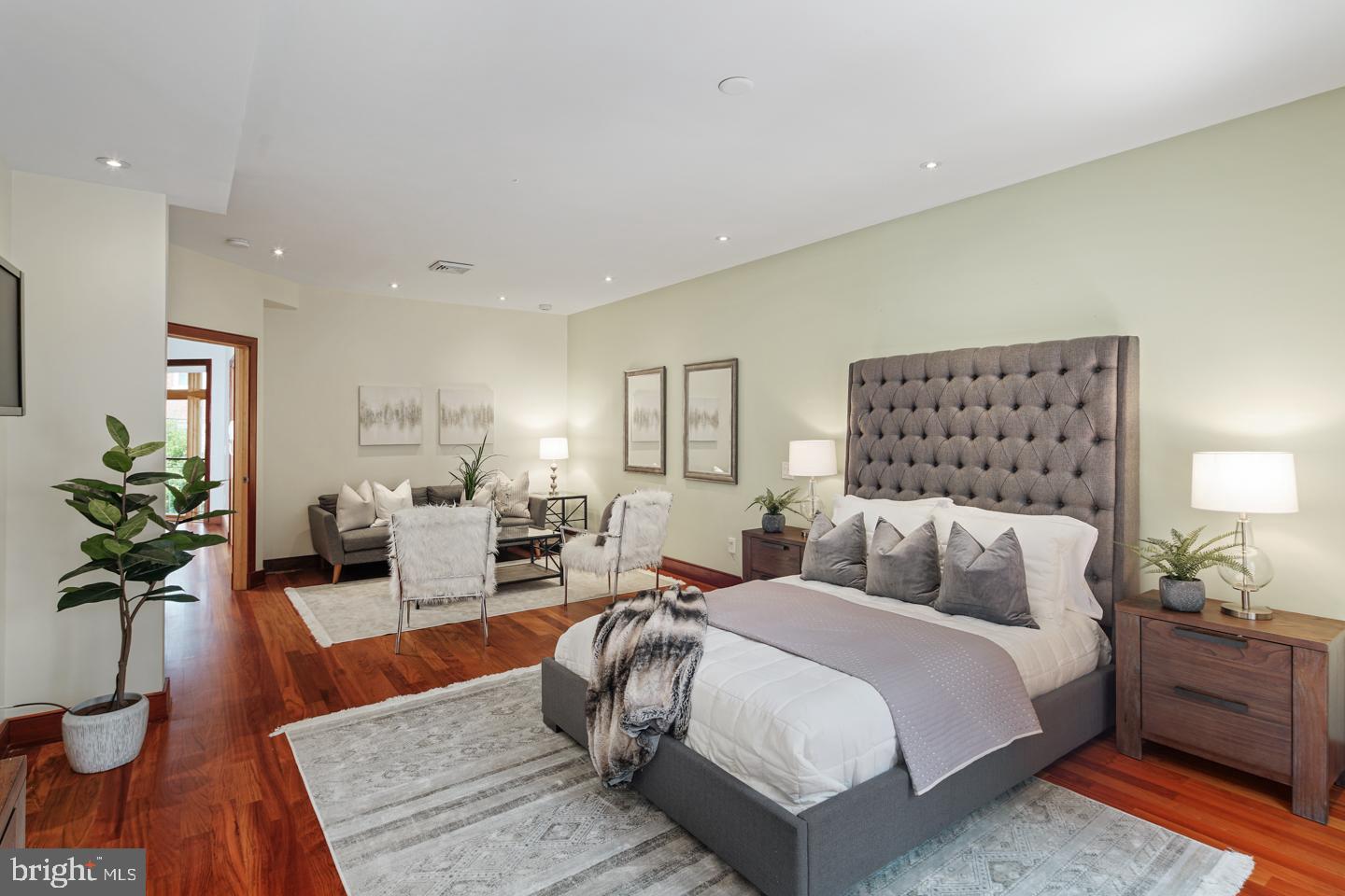 WASHINGTON SQ WEST - Residential