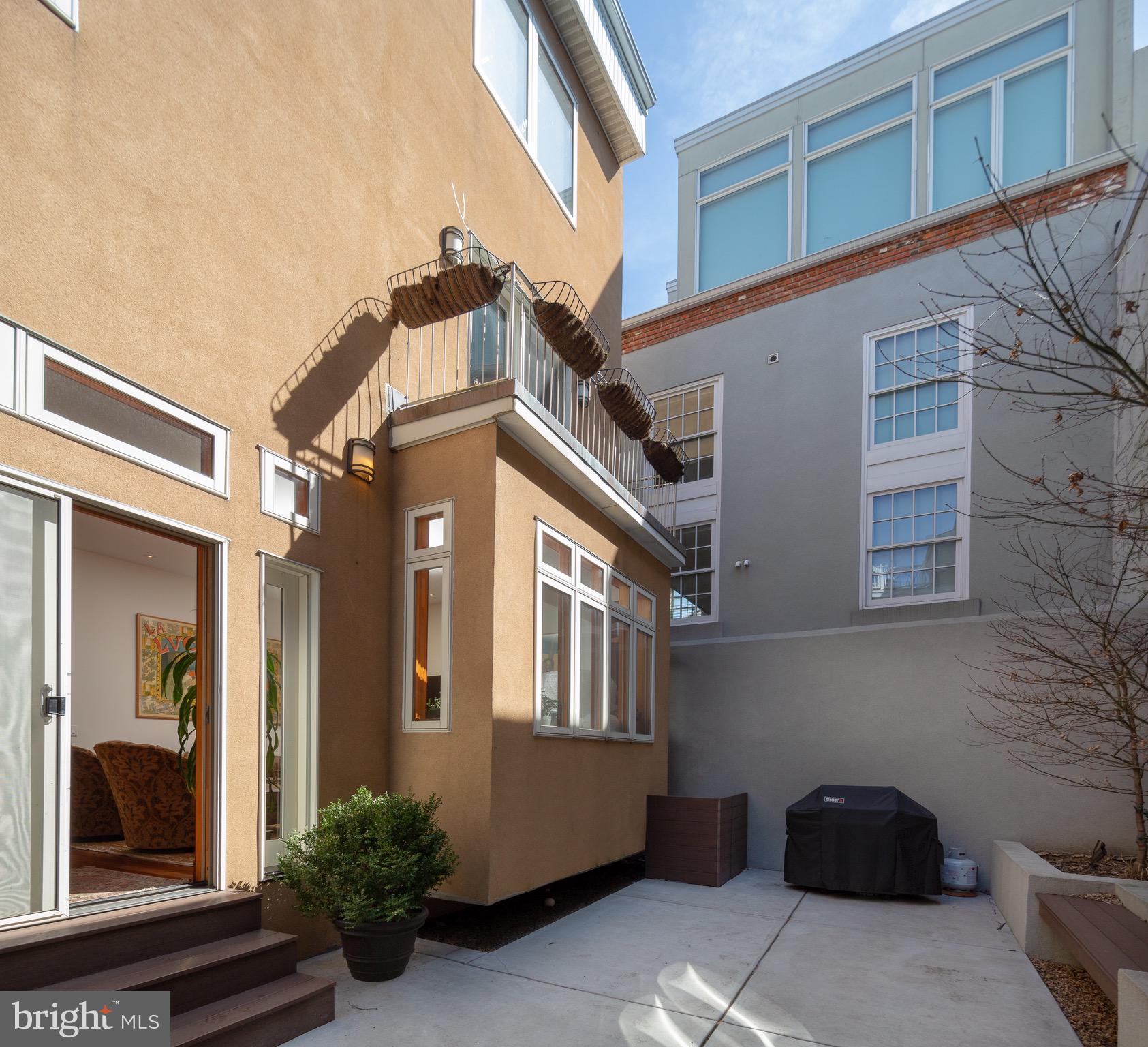 WASHINGTON SQ WEST - Residential