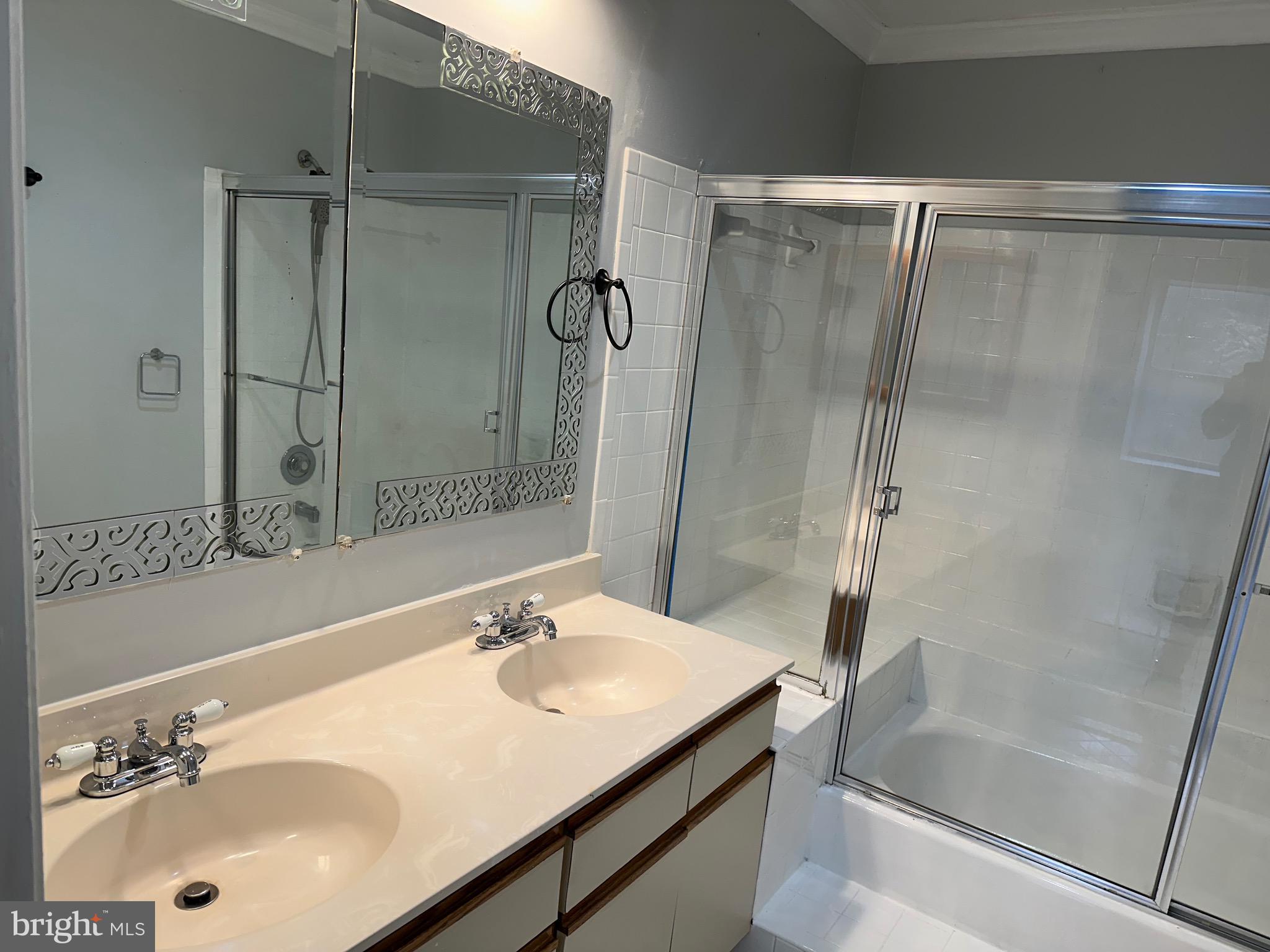 THE VINEYARDS - Residential