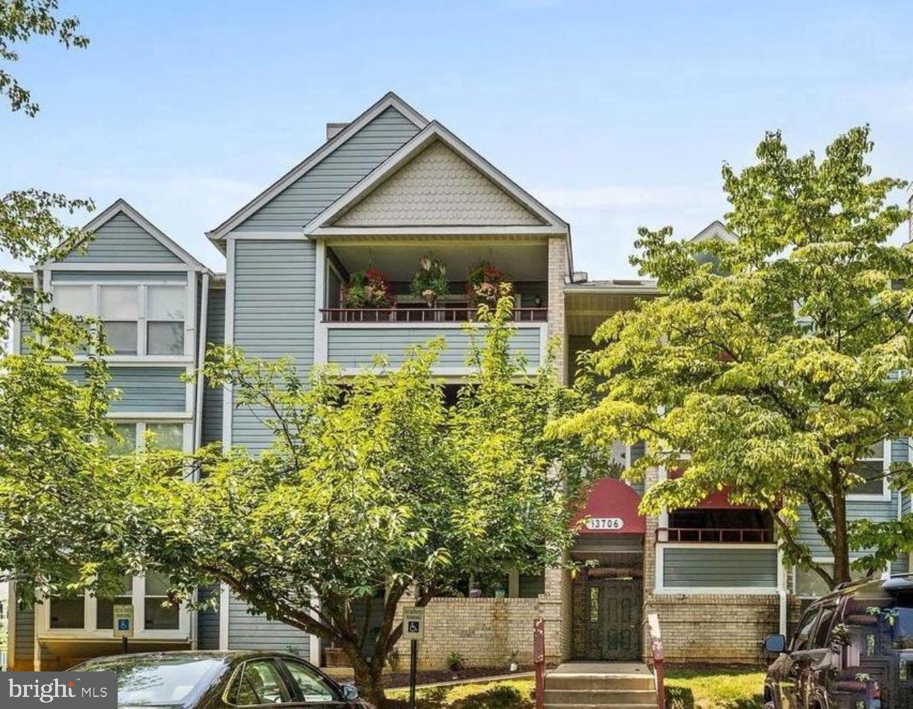 THE VINEYARDS - Residential