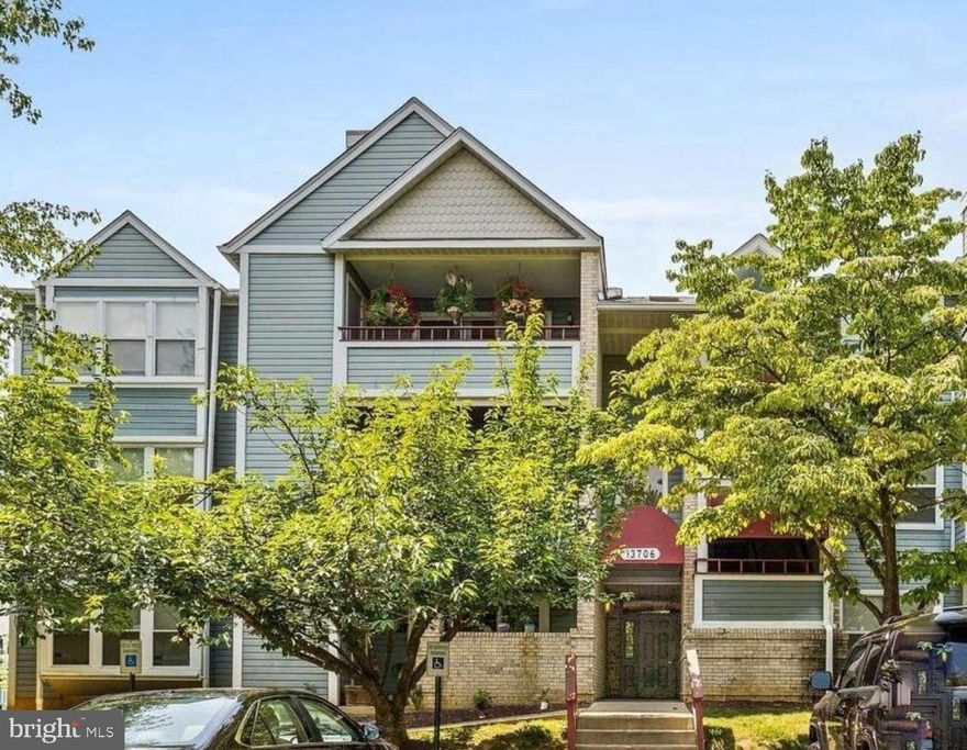 Welcome to this beautiful home, move in ready, recently updated. 2 bedrooms with 2 bathrooms lovely condo. Check out the gorgeous new flooring. The kitchen is open to the dining room for easy entertaining. Close to restaurants, schools, places of worship and other services. Make this your new home today!