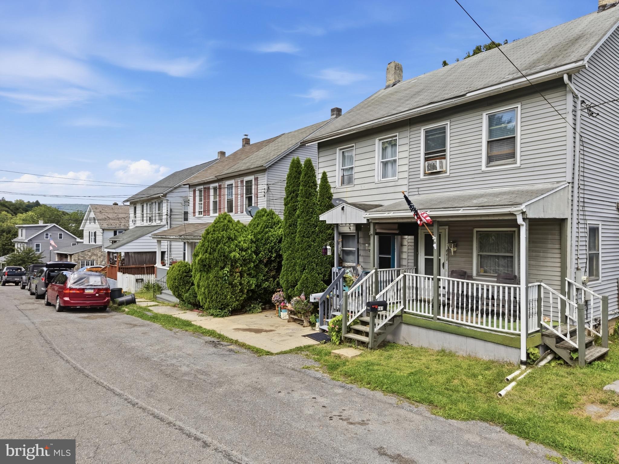 439 S WALNUT STREET