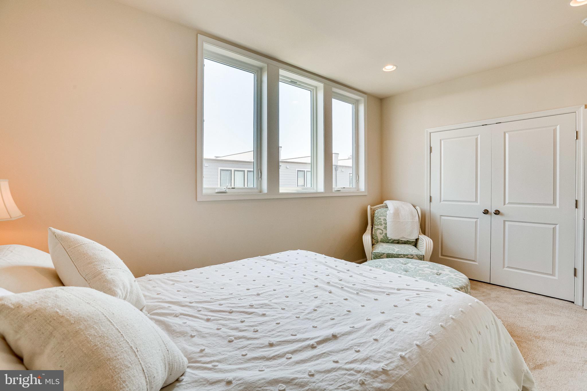 POTOMAC OVERLOOK - Residential