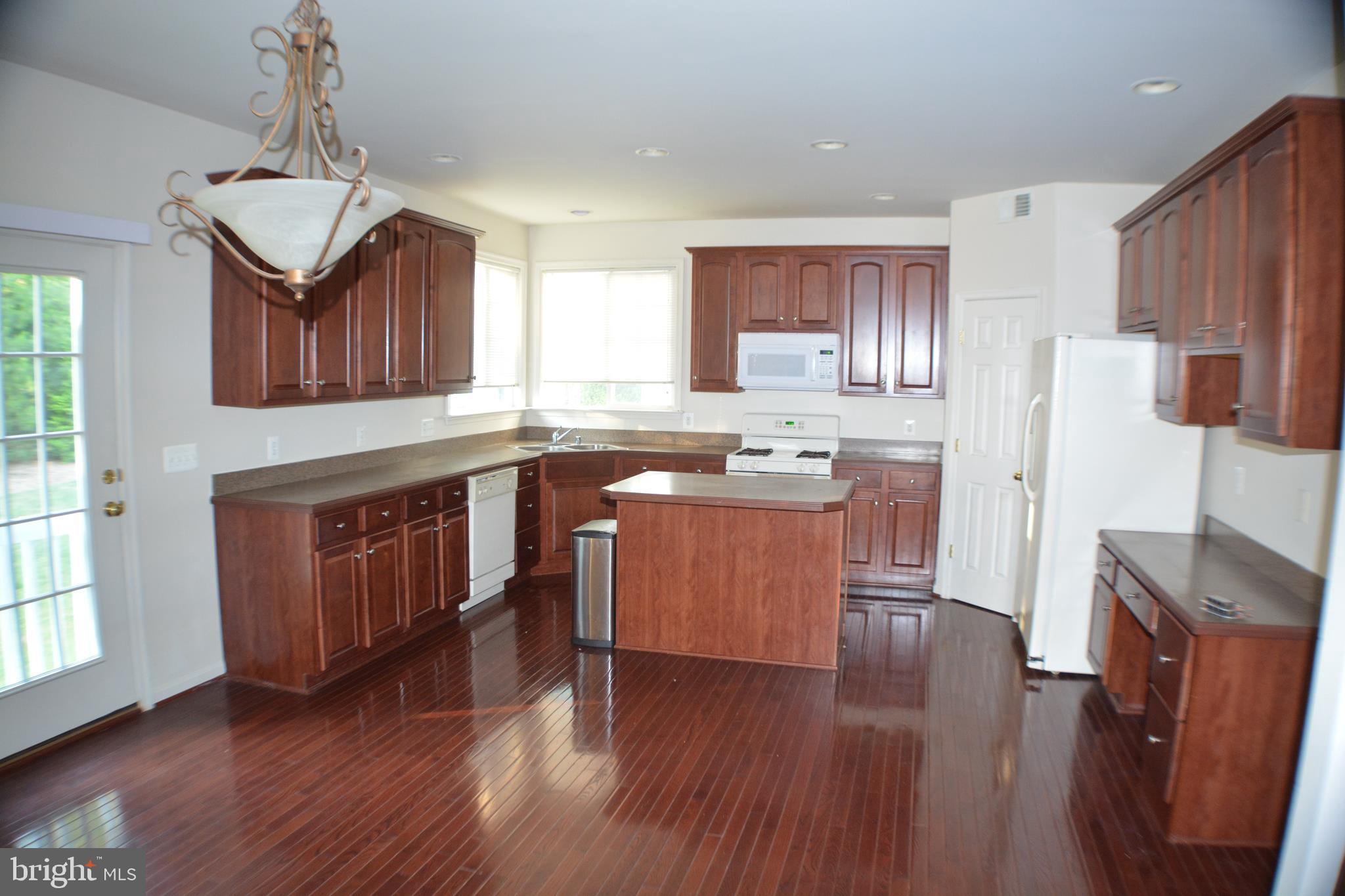 BROAD RUN OAKS - Residential Lease