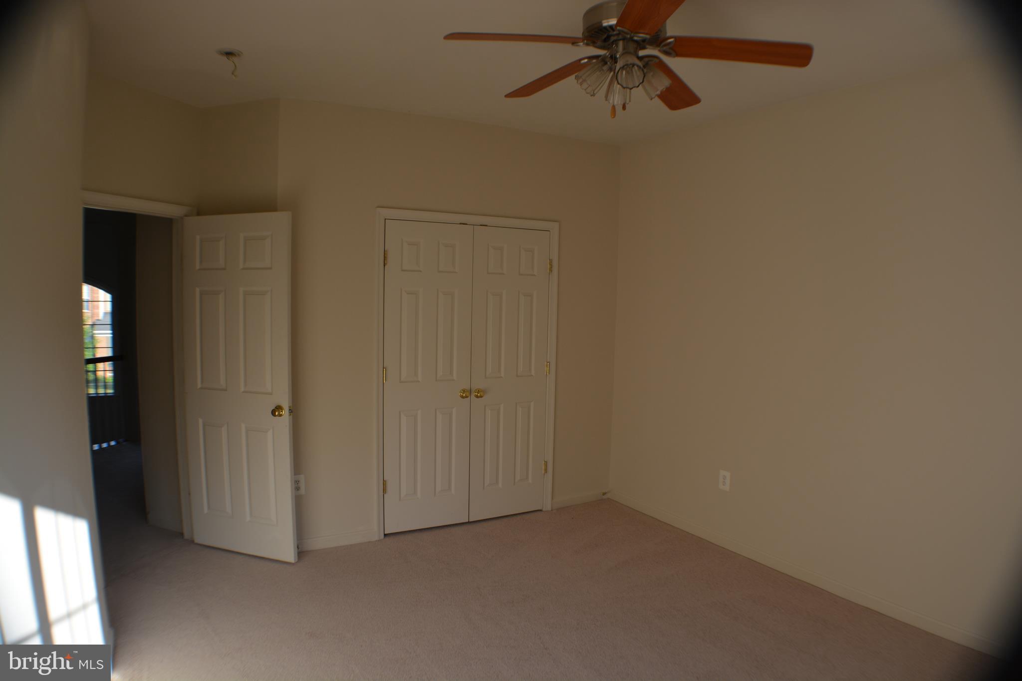 BROAD RUN OAKS - Residential Lease