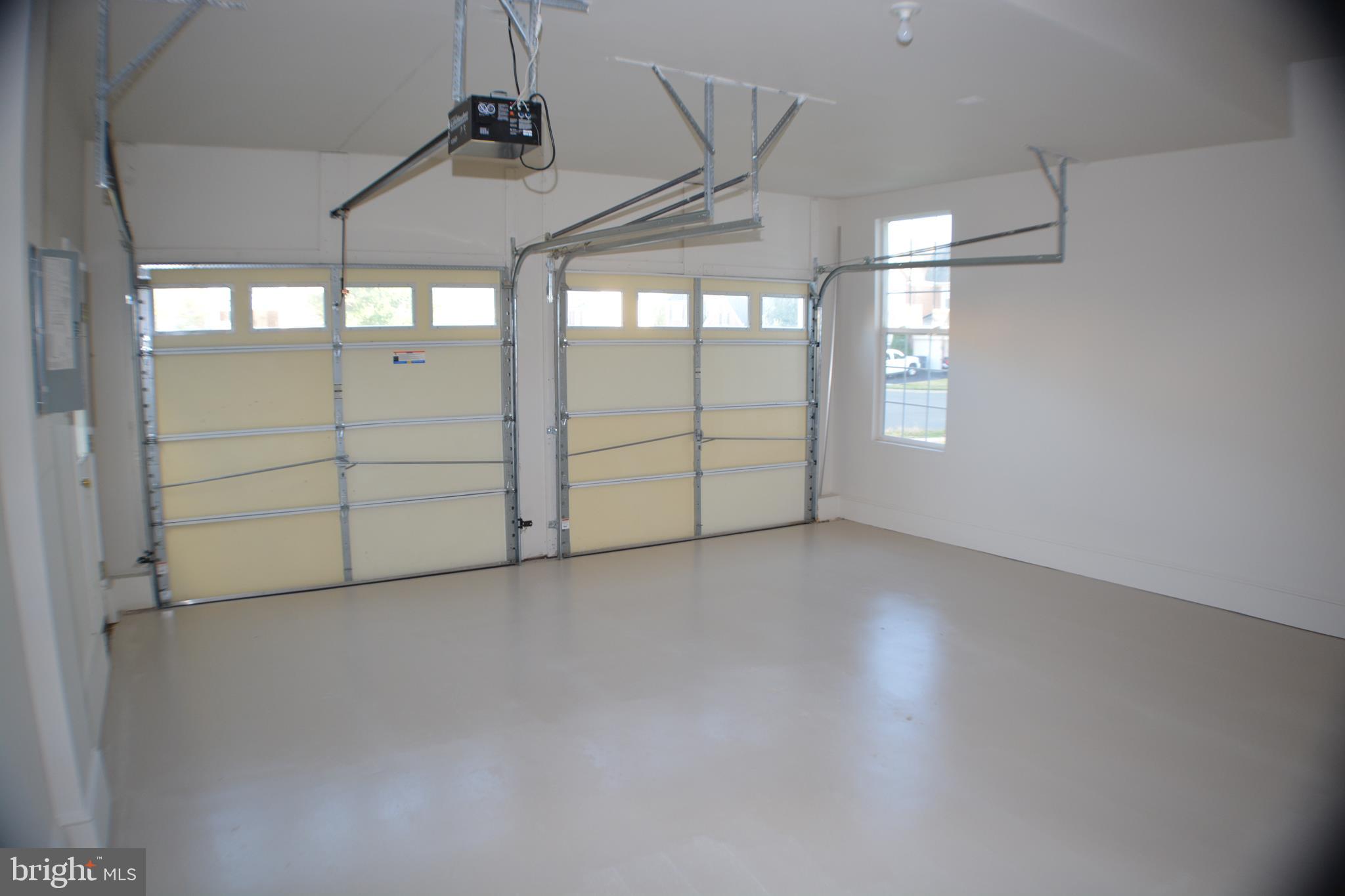 BROAD RUN OAKS - Residential Lease