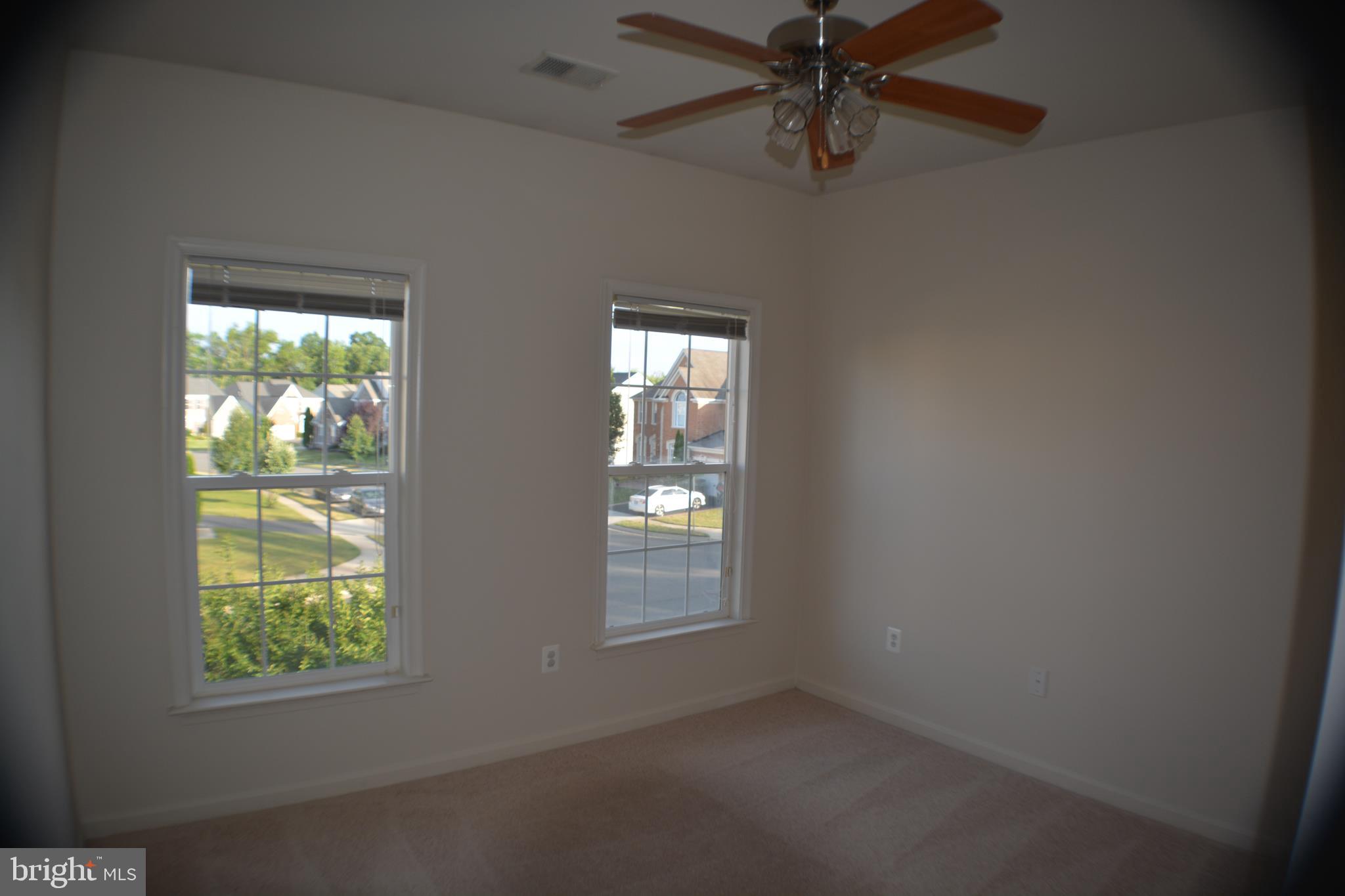 BROAD RUN OAKS - Residential Lease