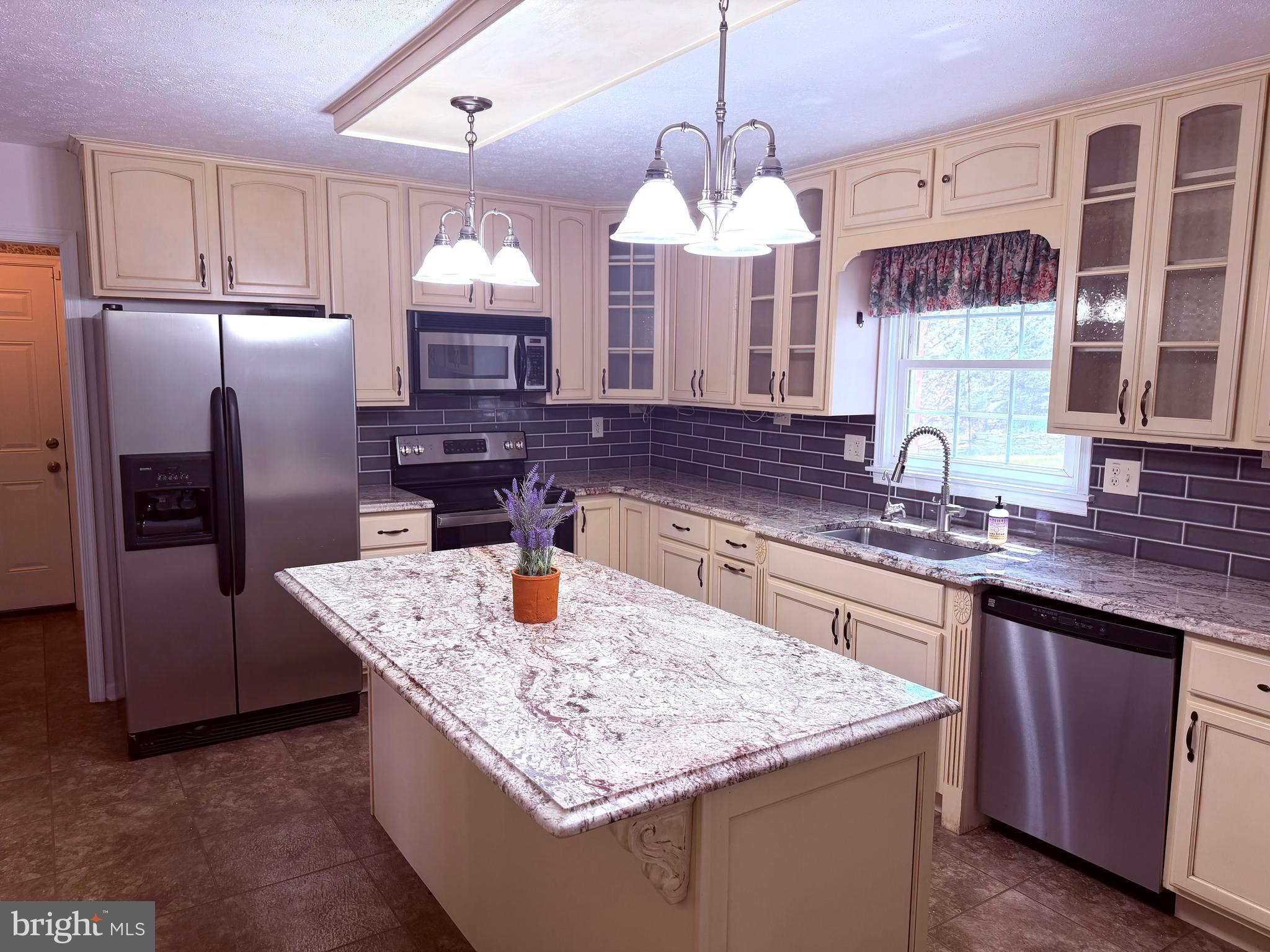 BRADDOCK HILLS ESTATES - Residential