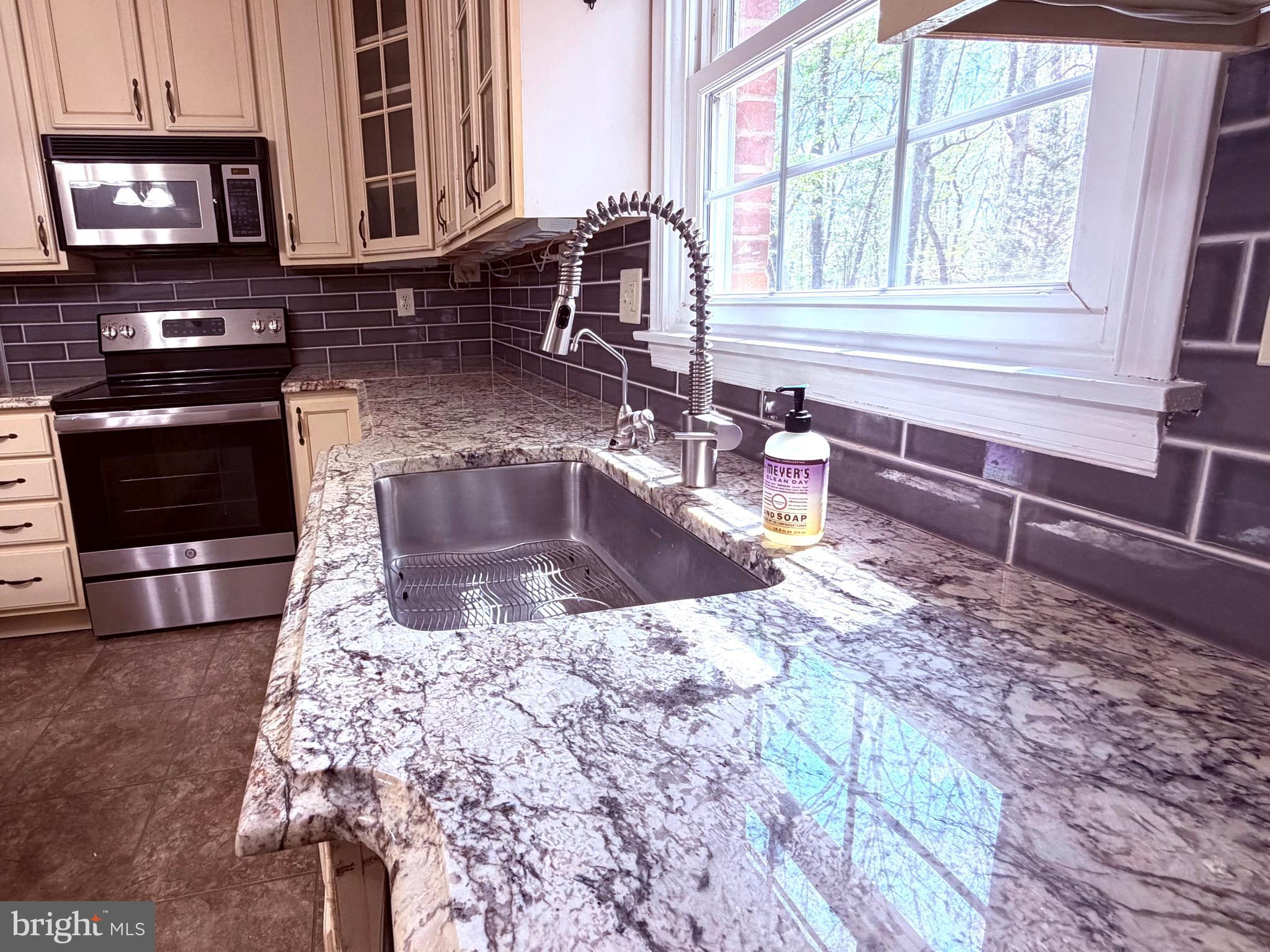 BRADDOCK HILLS ESTATES - Residential