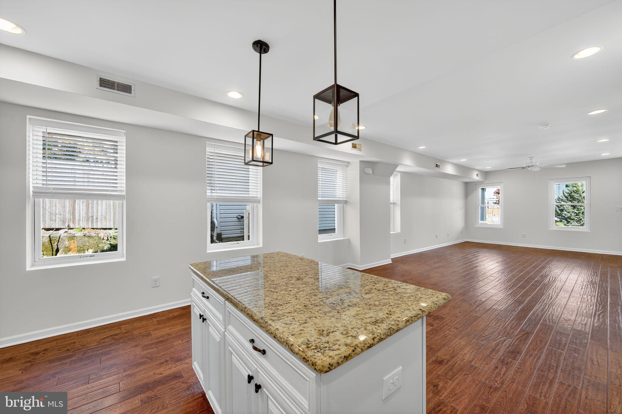 NOB HILL - Residential