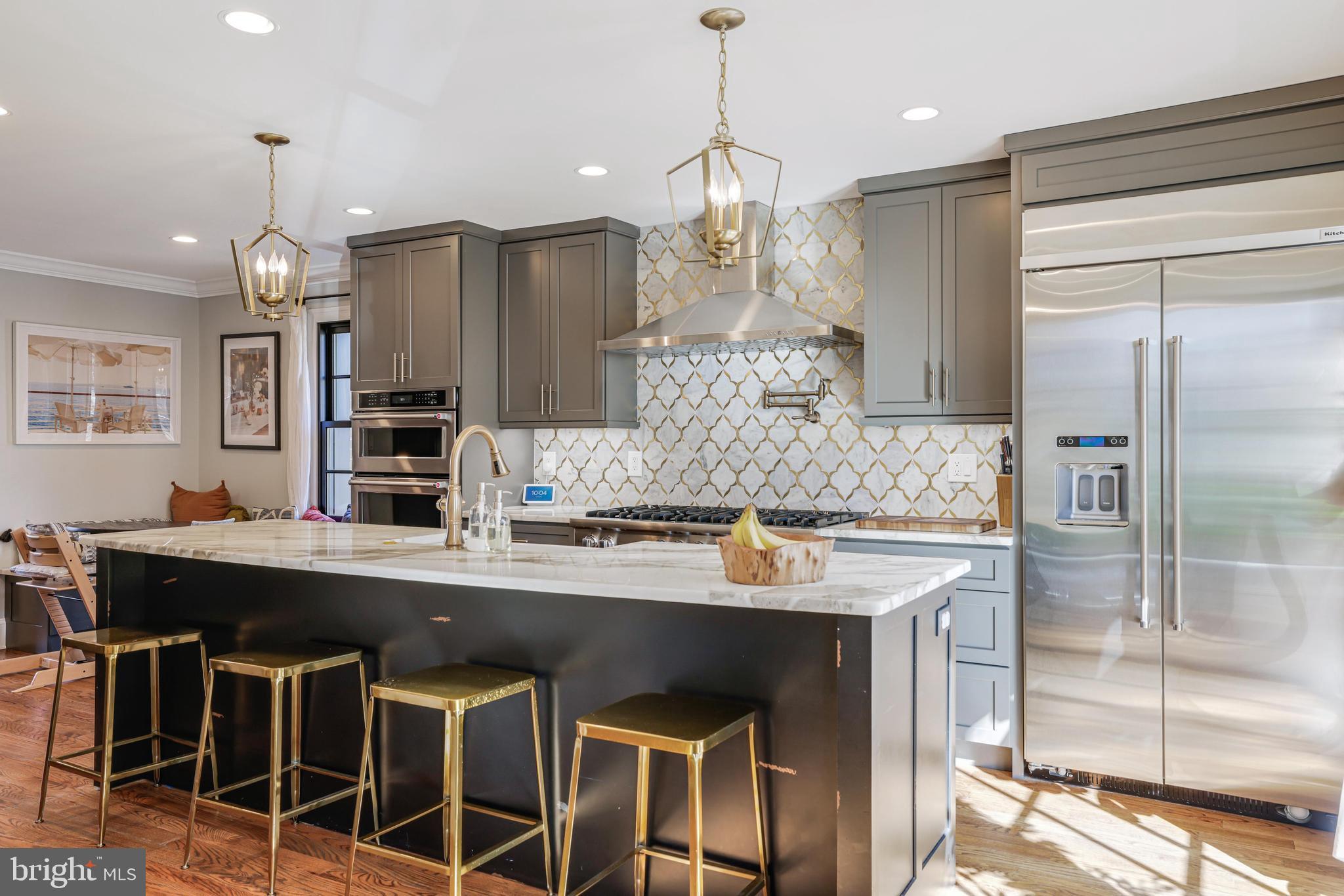 KINGS MANOR TOWNE HOUSES - Residential