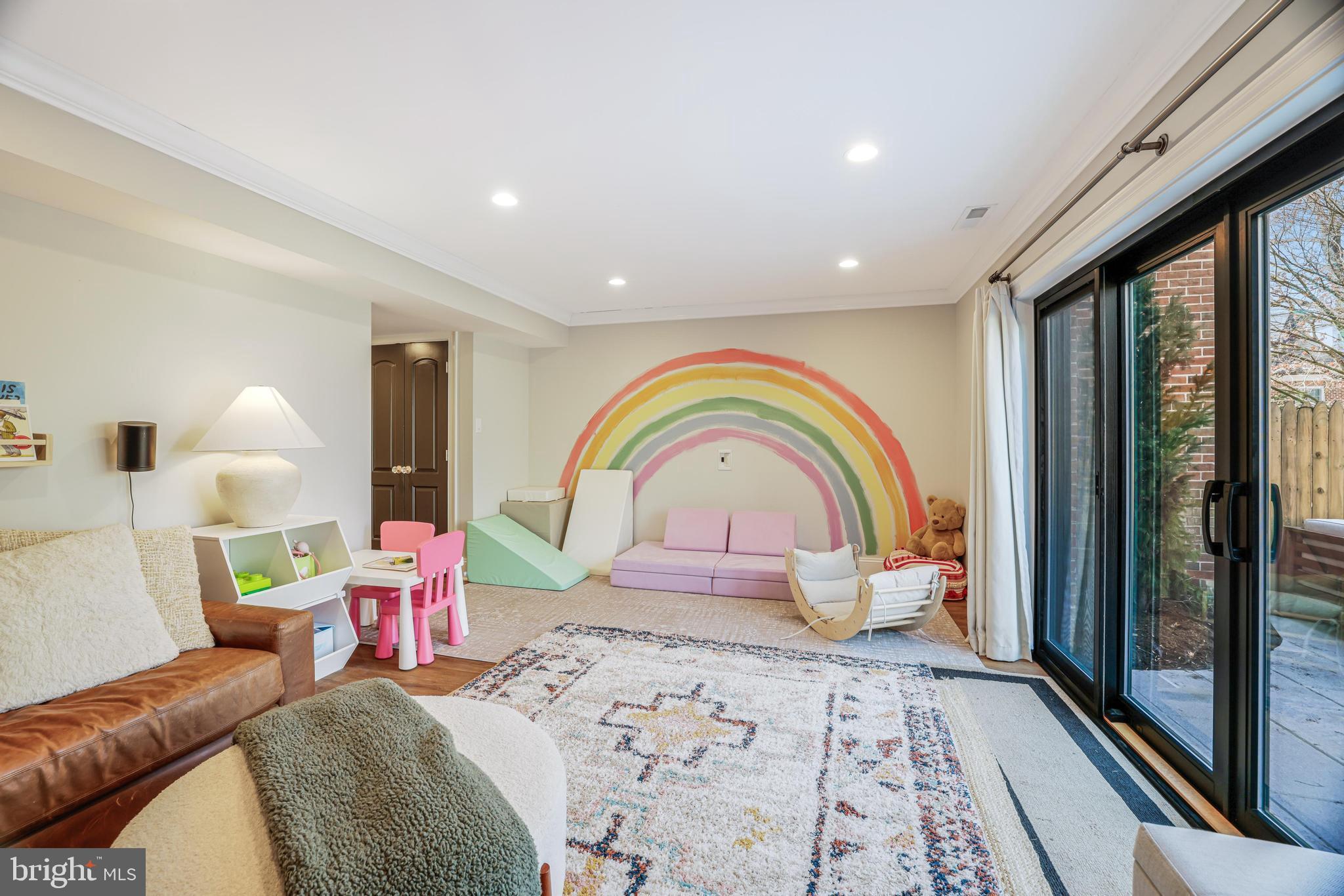 KINGS MANOR TOWNE HOUSES - Residential