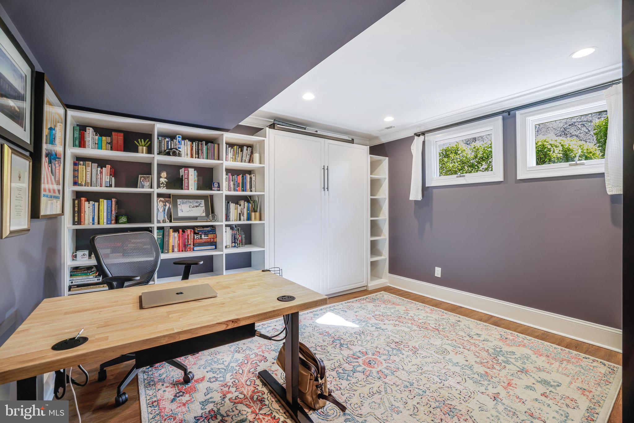 KINGS MANOR TOWNE HOUSES - Residential