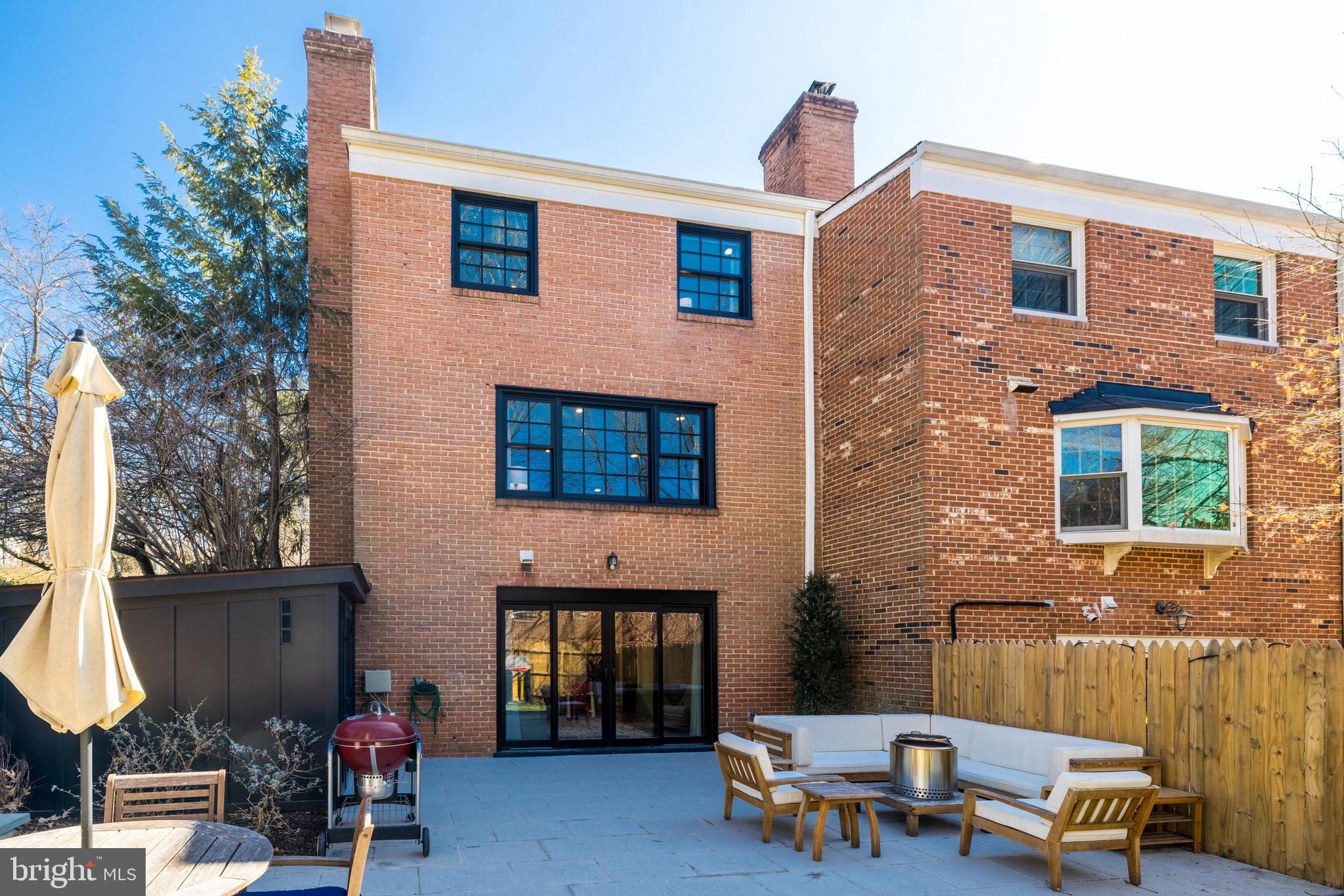 KINGS MANOR TOWNE HOUSES - Residential