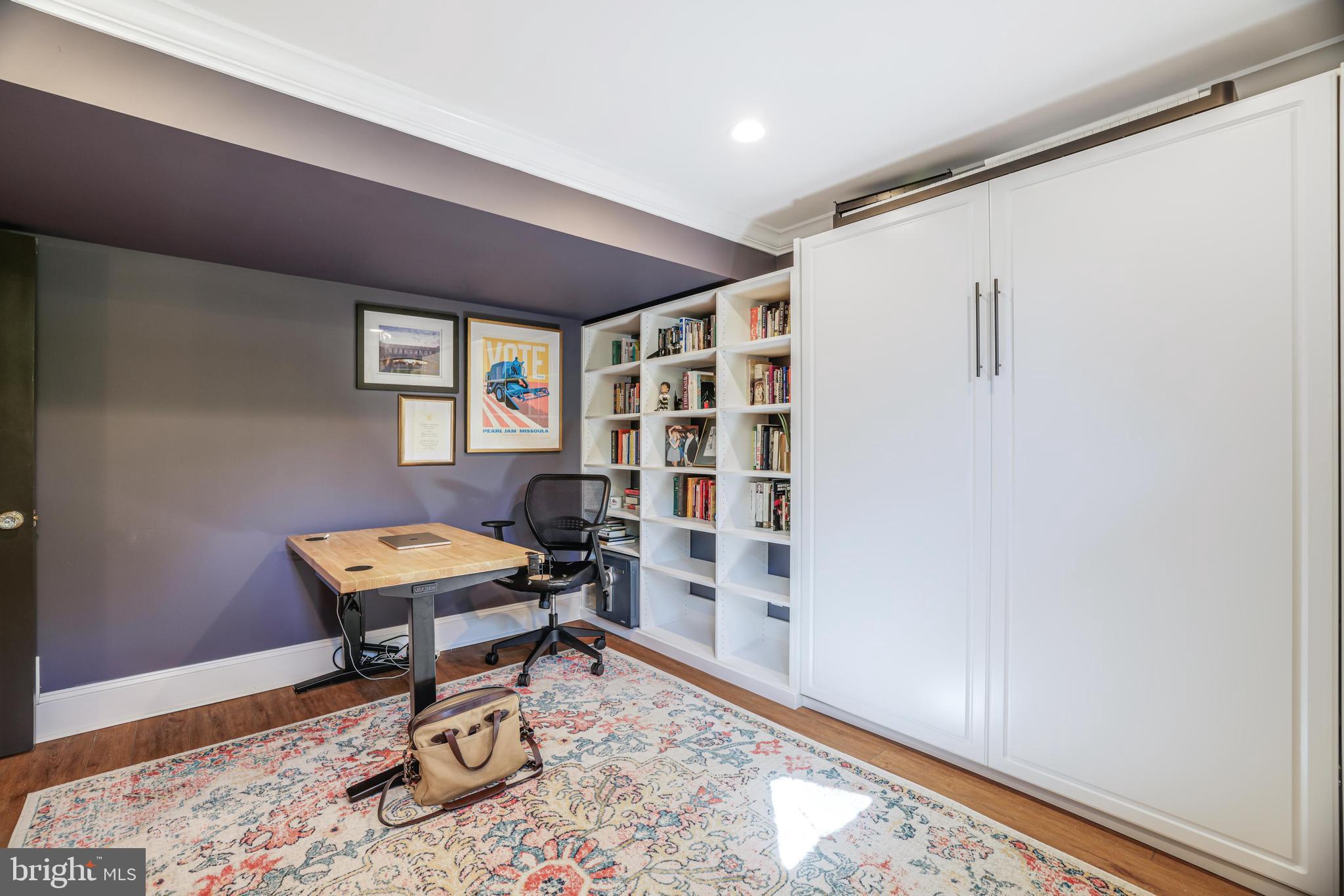 KINGS MANOR TOWNE HOUSES - Residential