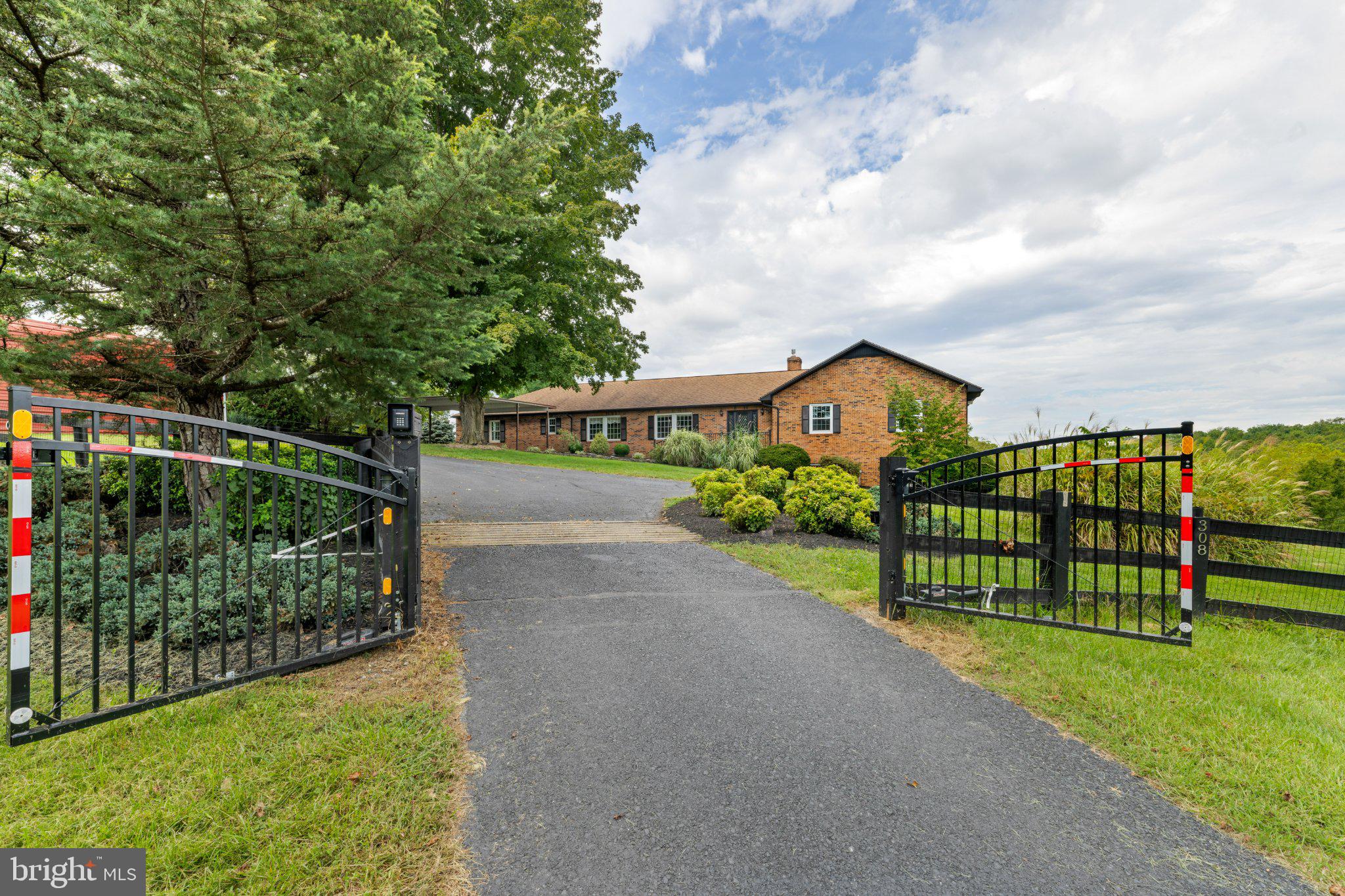 308 STONEWALL ROAD