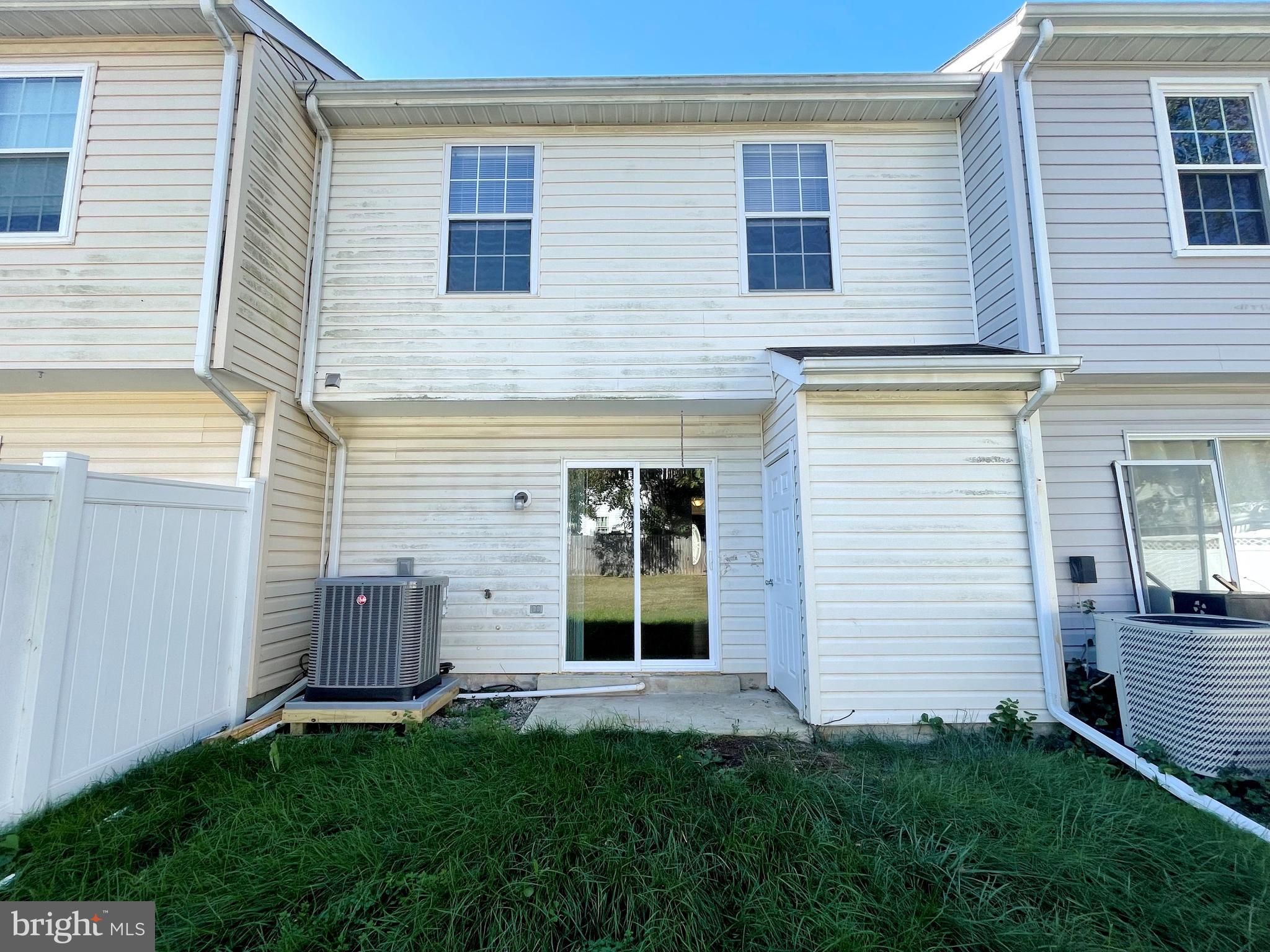 LAUREL GLEN - Residential Lease