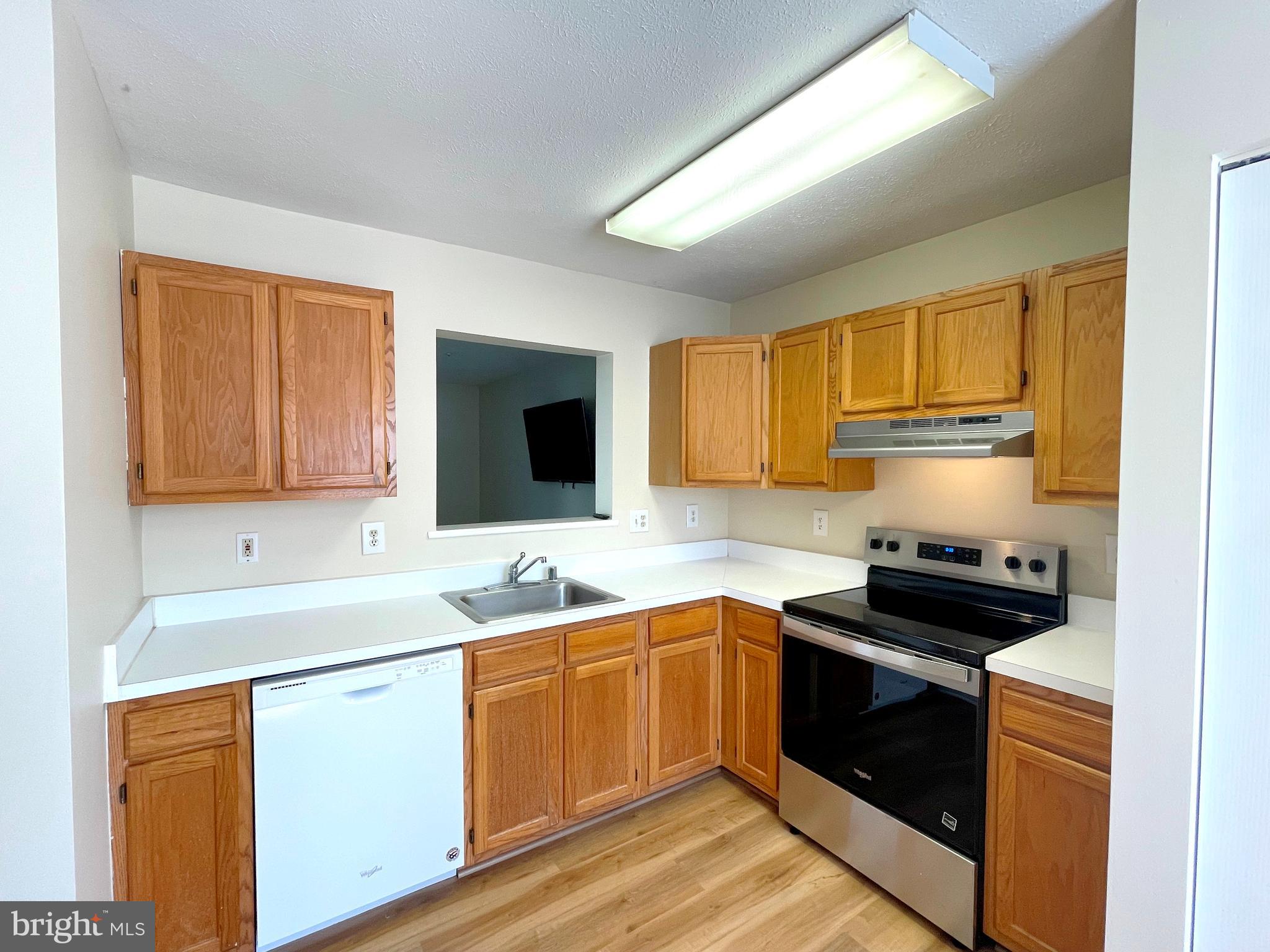 LAUREL GLEN - Residential Lease