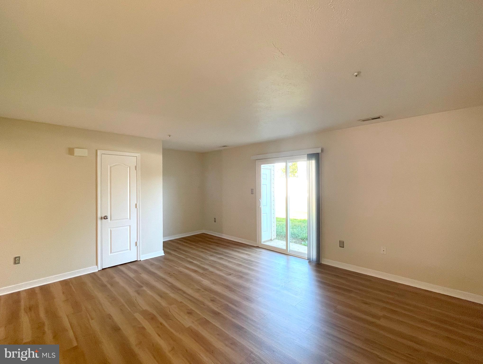 LAUREL GLEN - Residential Lease