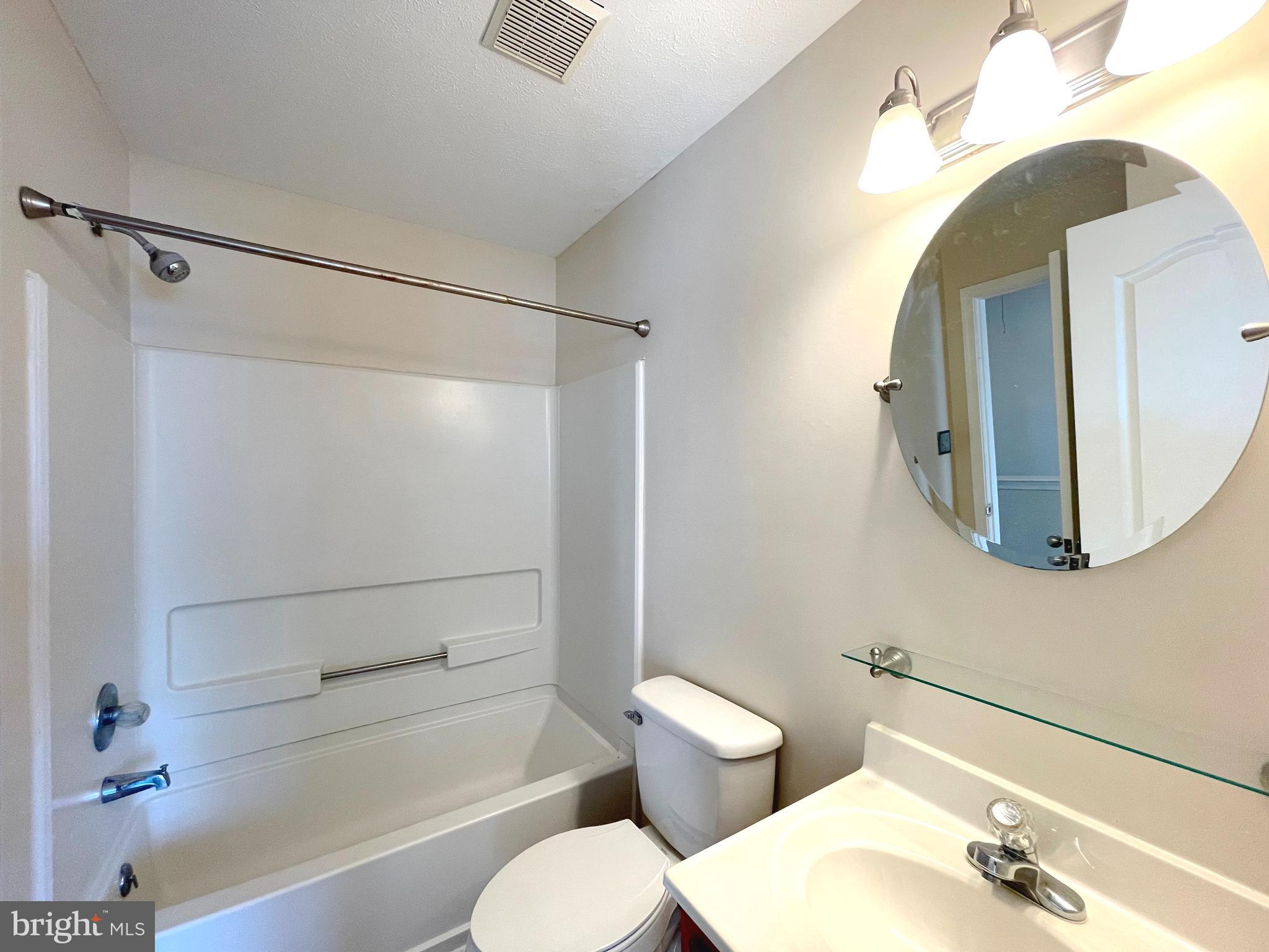 LAUREL GLEN - Residential Lease