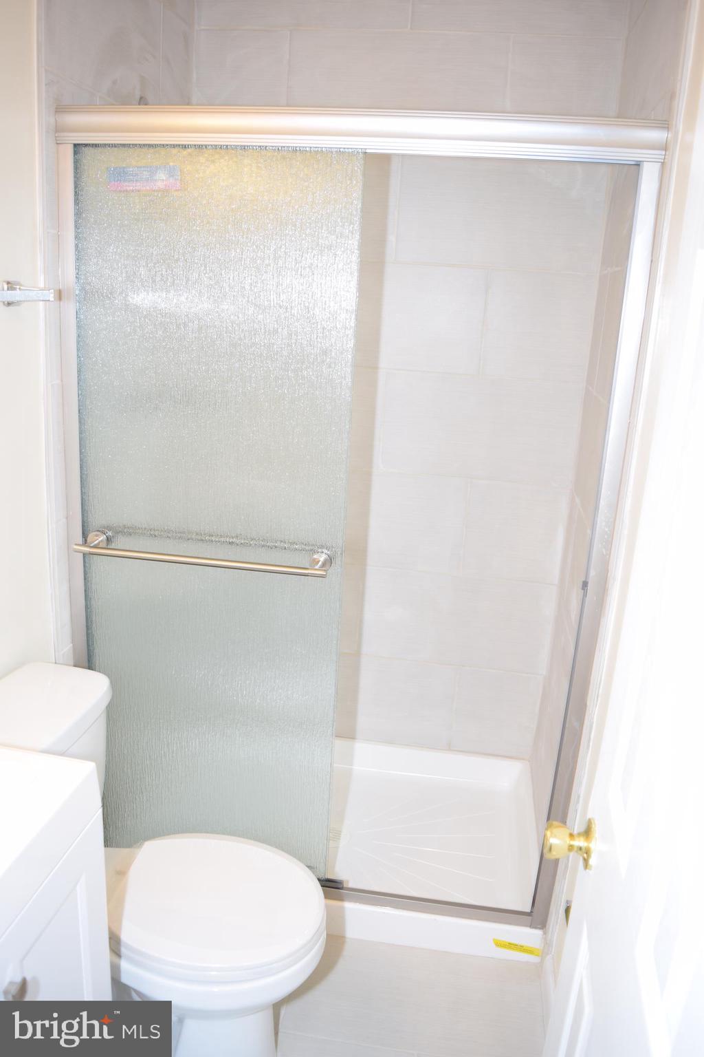 LONDON TOWNE - Residential