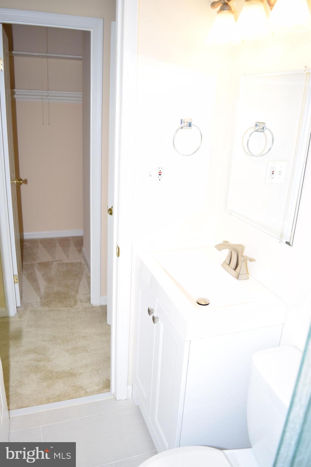 LONDON TOWNE - Residential