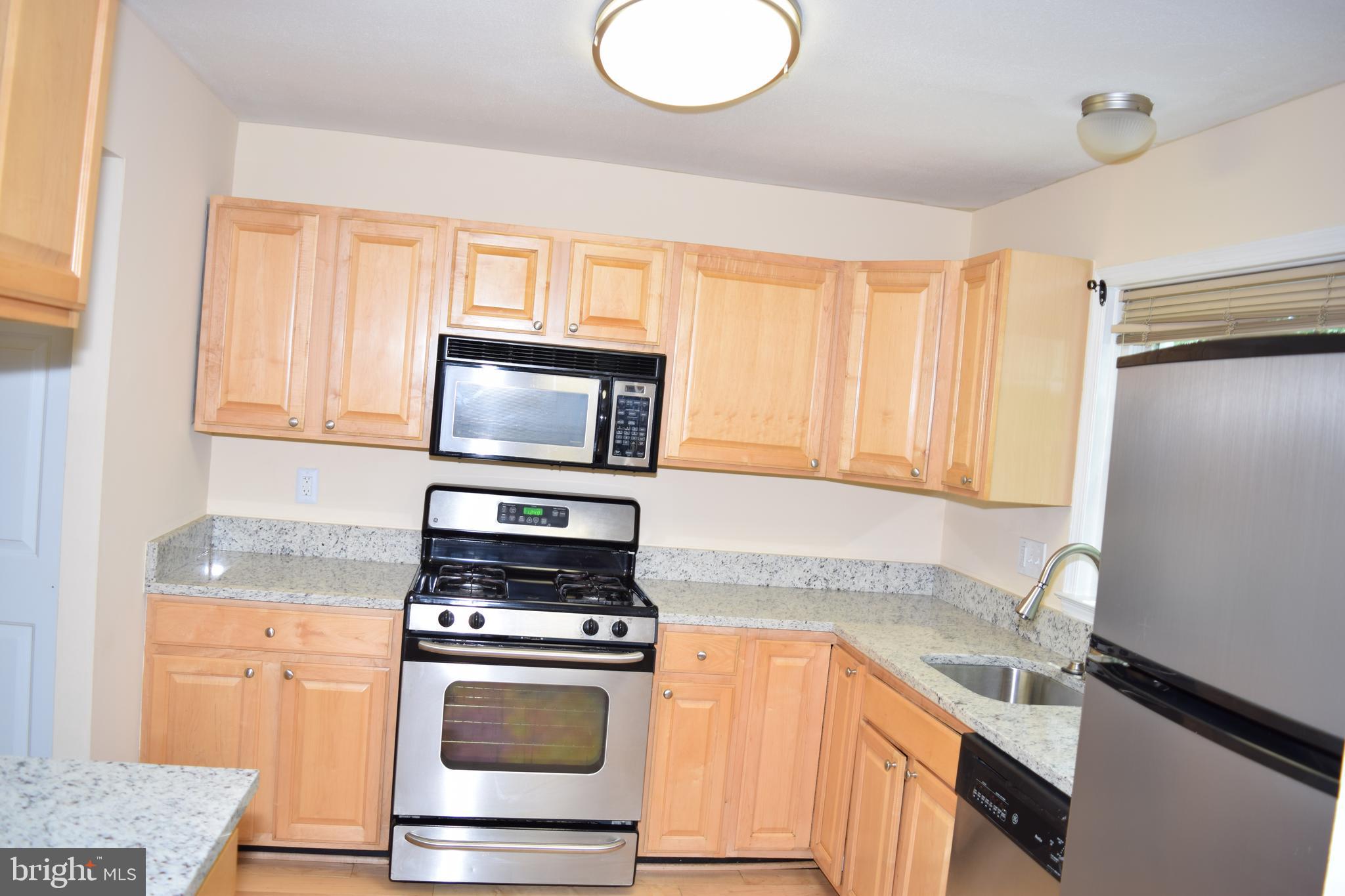 LONDON TOWNE - Residential