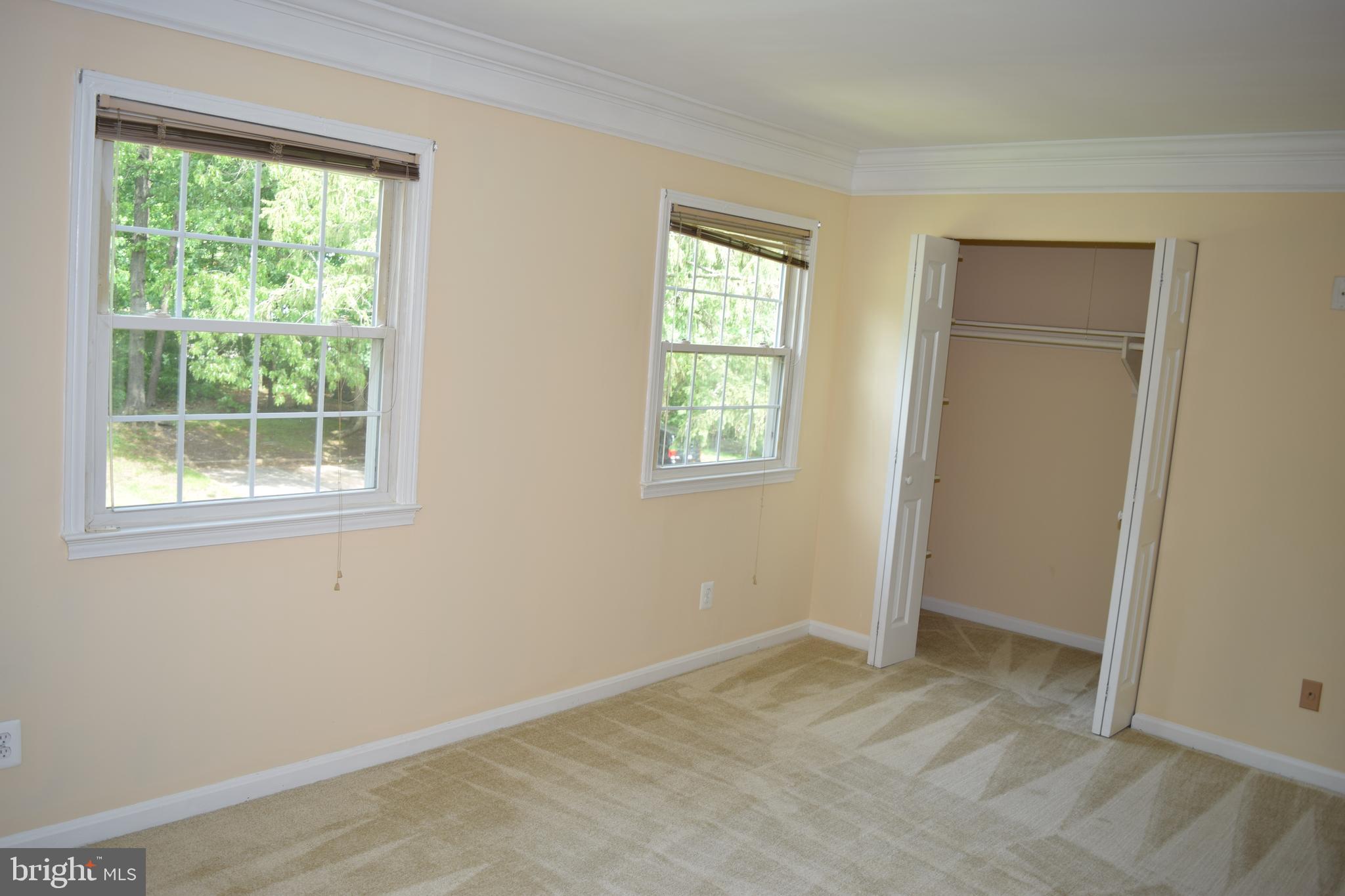 LONDON TOWNE - Residential