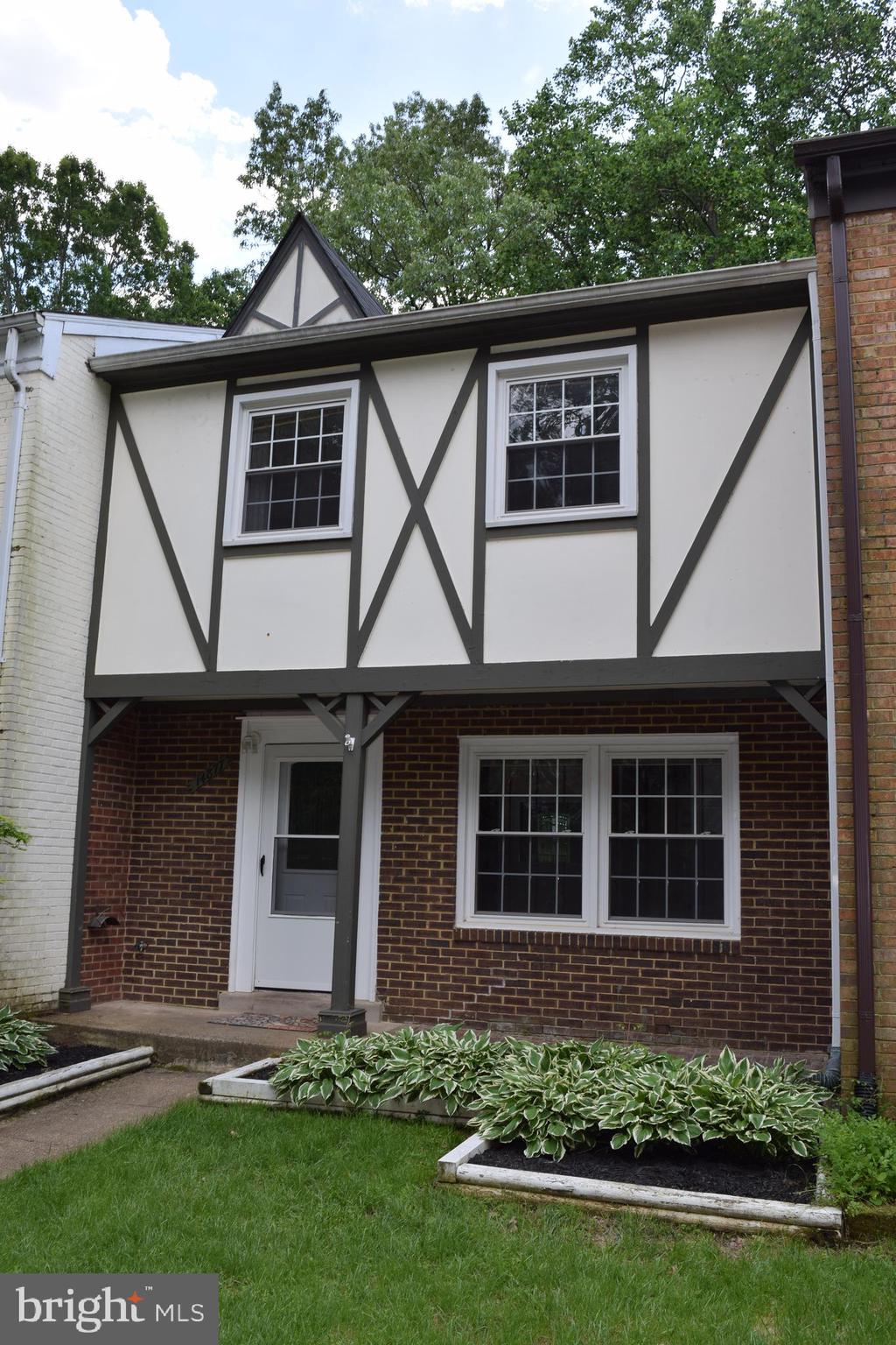 LONDON TOWNE - Residential