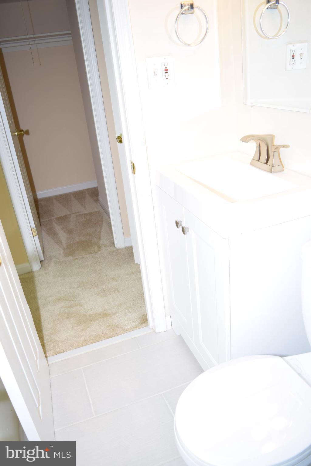 LONDON TOWNE - Residential