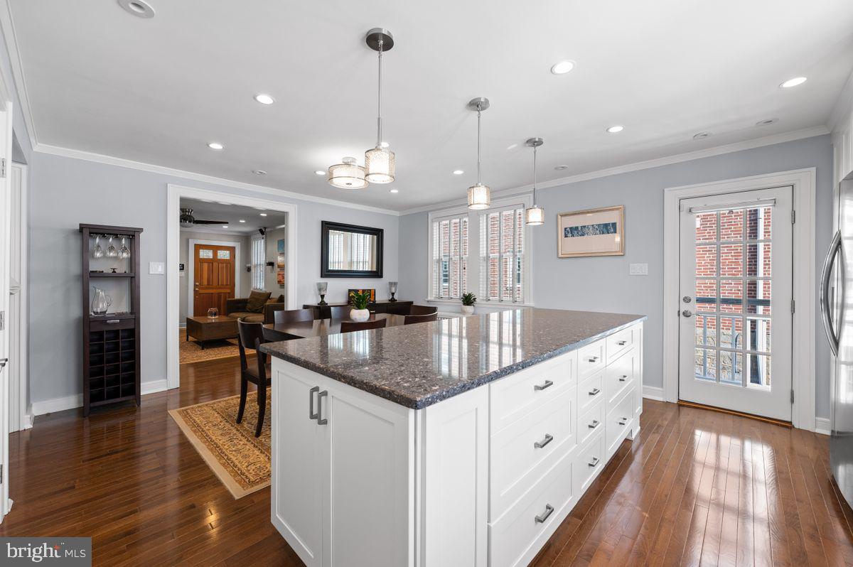 WYNNEWOOD PARK - Residential